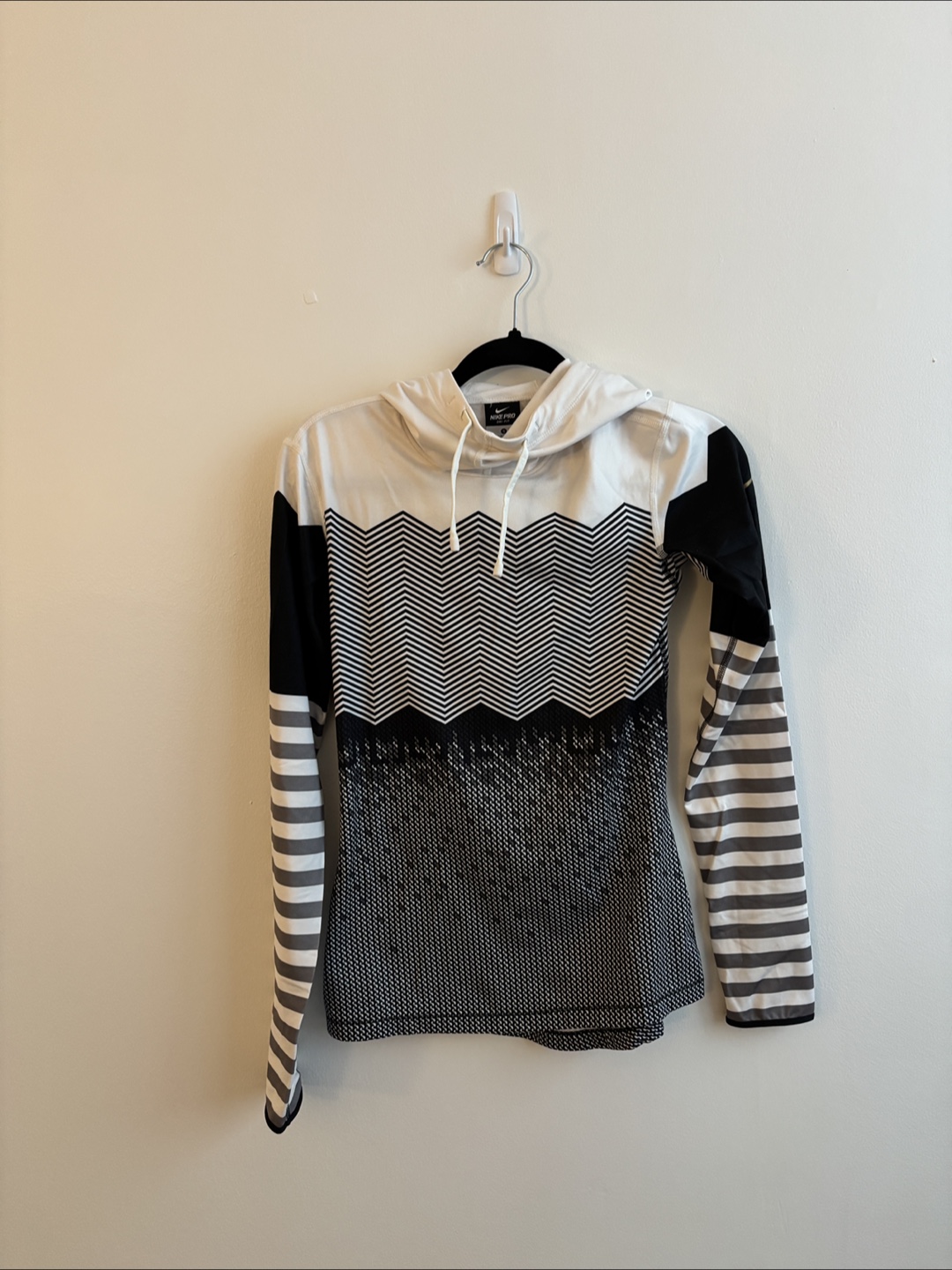 Nike Pro hooded long sleeve top