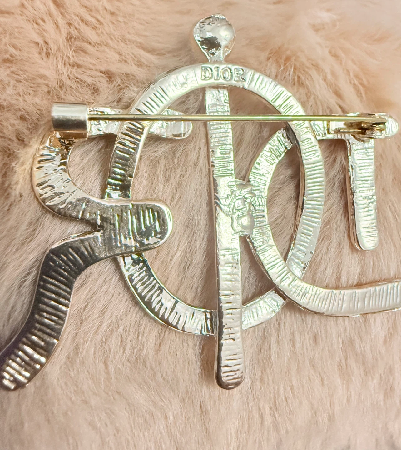 Stunning Gold-Tone CD Logo Brooch - photo 3