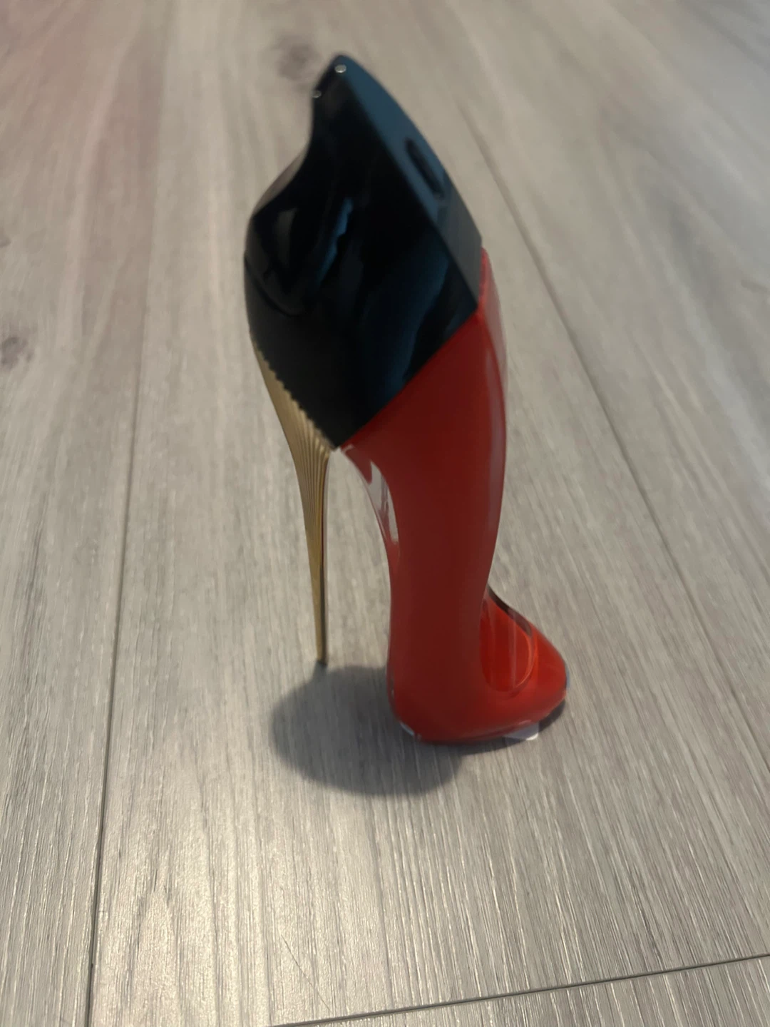 Carolina Herrera Very Good Girl 50ml - photo 3