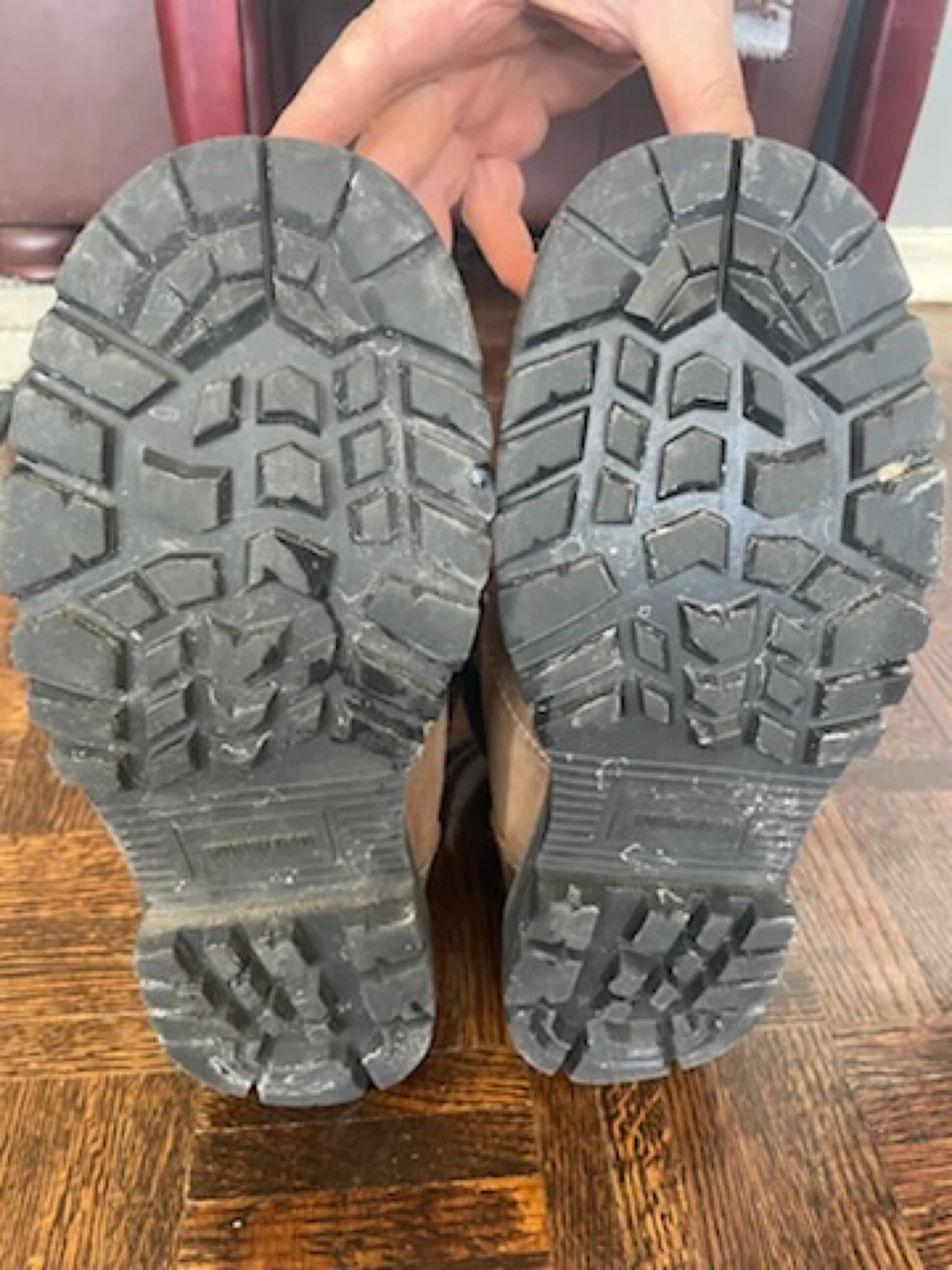 Men’s work boots size 10