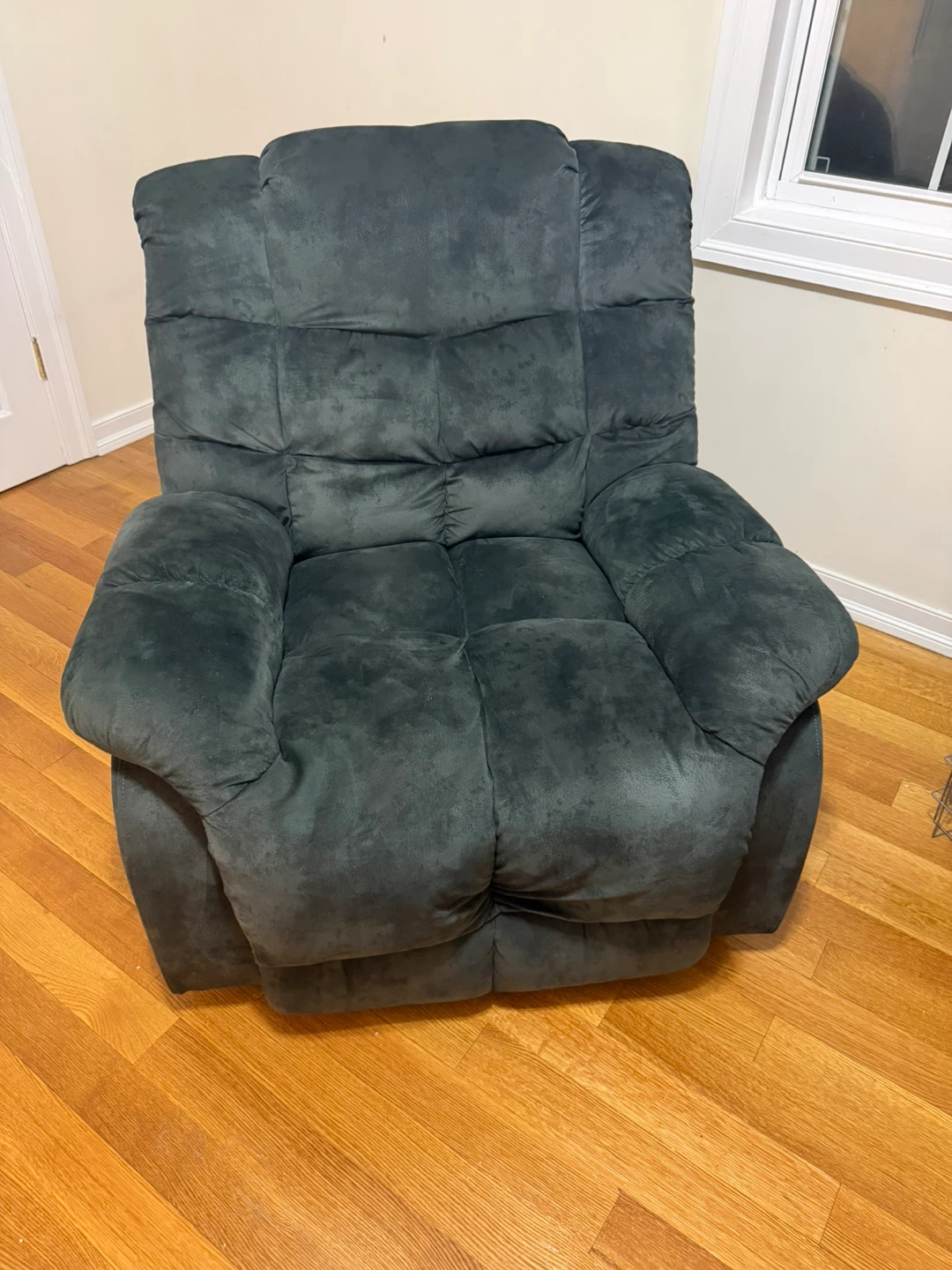Comfortable Green Recliner Chair