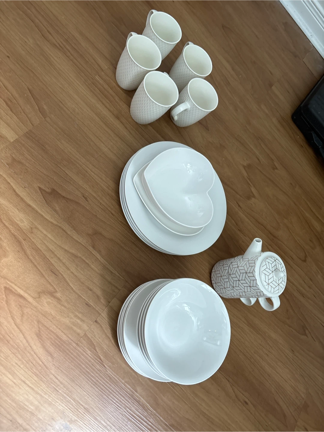 Tableware Set incl. plates, cups, bowls and more