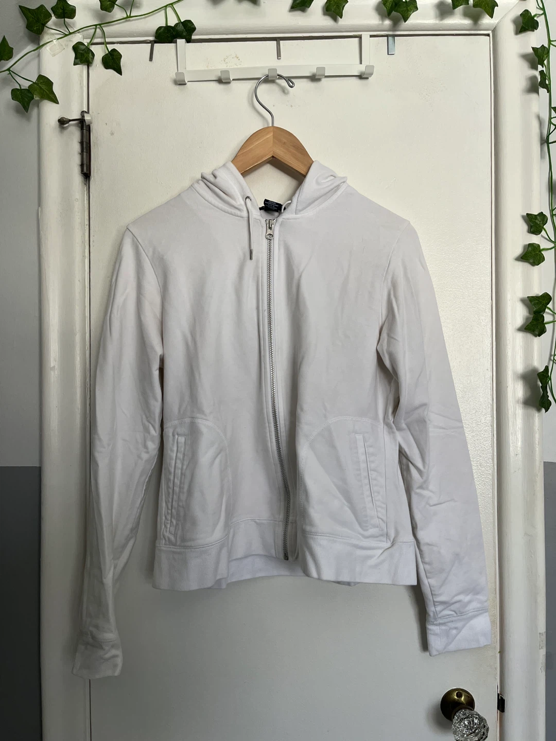 GAP Stretch White Hoodie - Size L