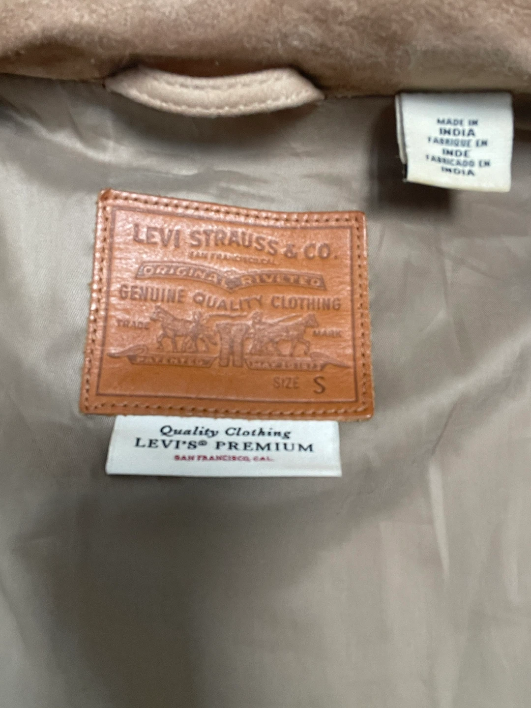 Levi's Suede Jacket - Size Small - photo 4