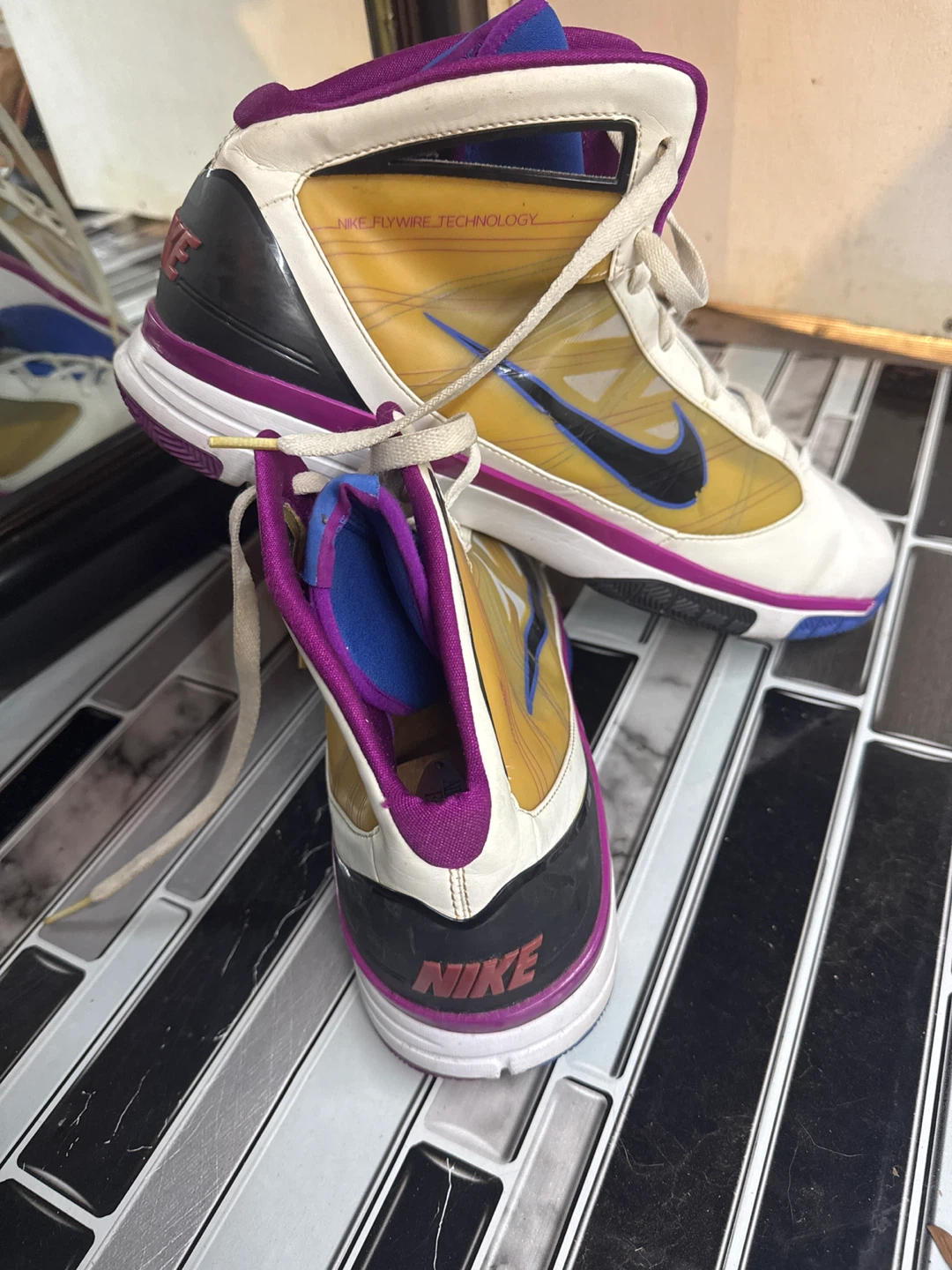 Nike Hyperize 'Varsity Royal Red Plum in(used size 15) - photo 3