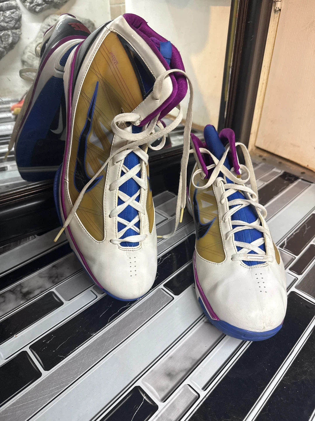Nike Hyperize 'Varsity Royal Red Plum in(used size 15) - photo 2