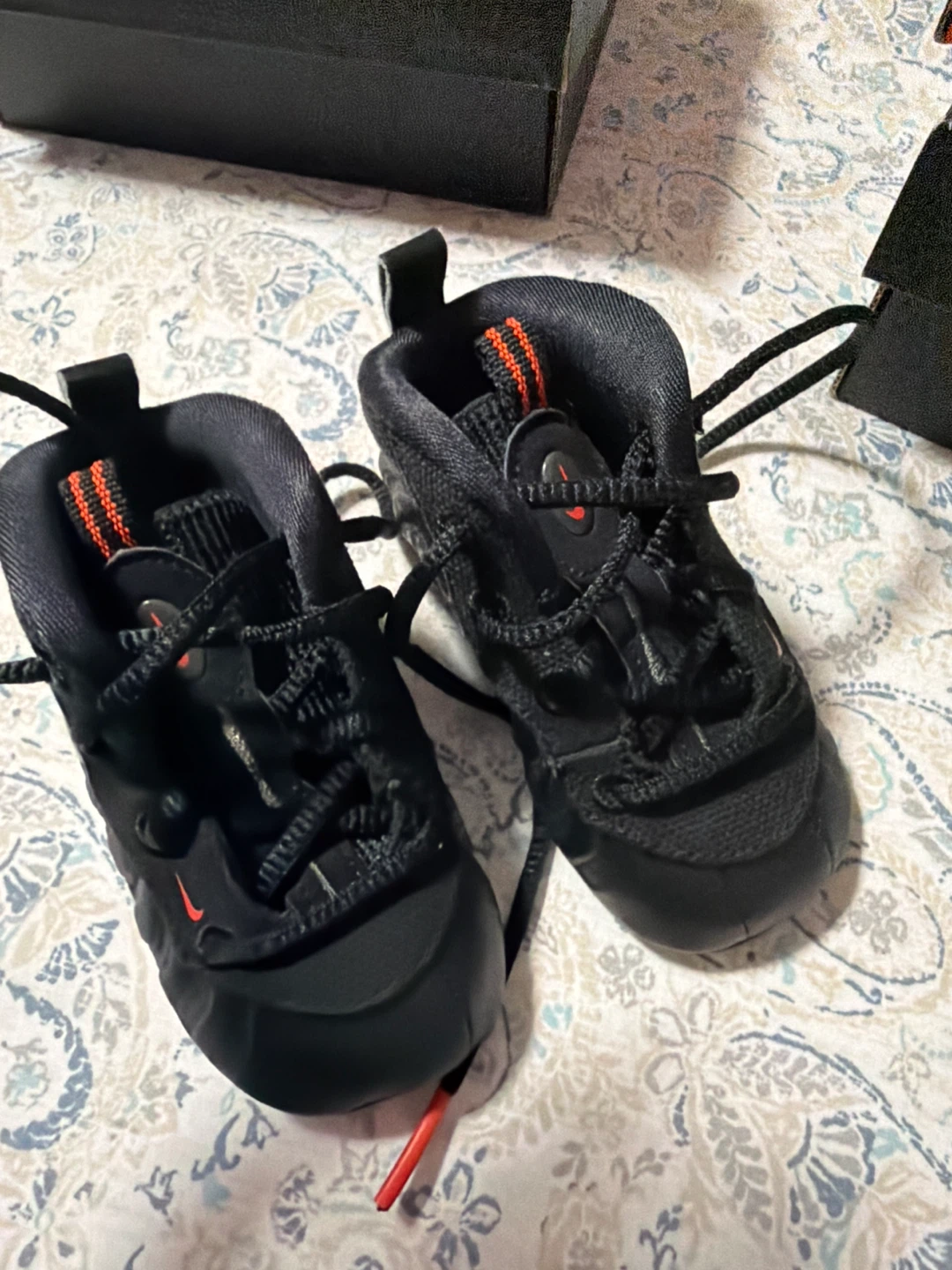 Nike Foamposite Toddler Shoes - Size 4 - photo 3