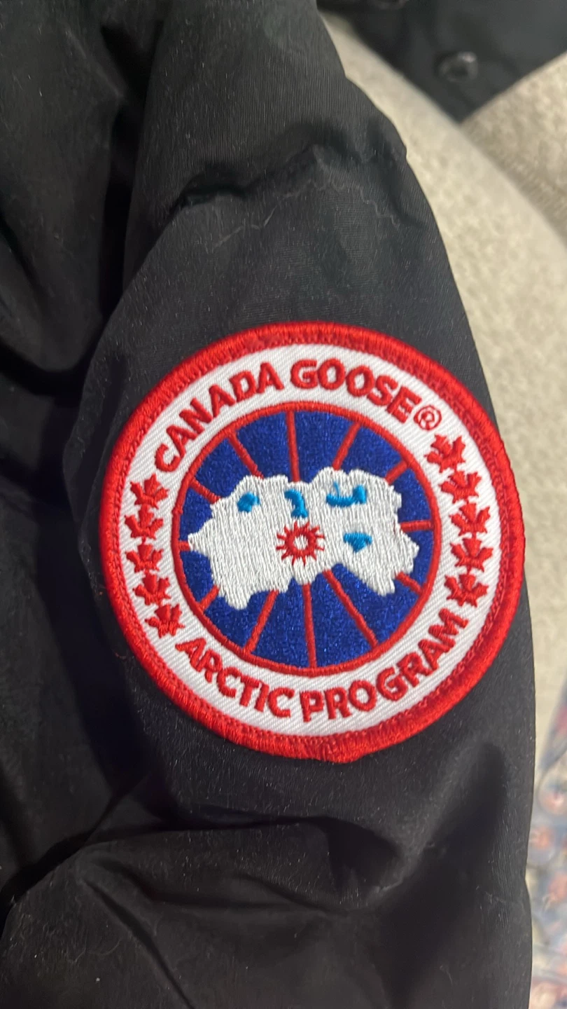 Canada Goose Wyndham Jacket - photo 2