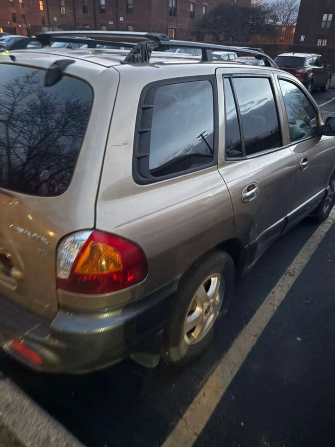 Hyundai Santa Fe SUV - Gold