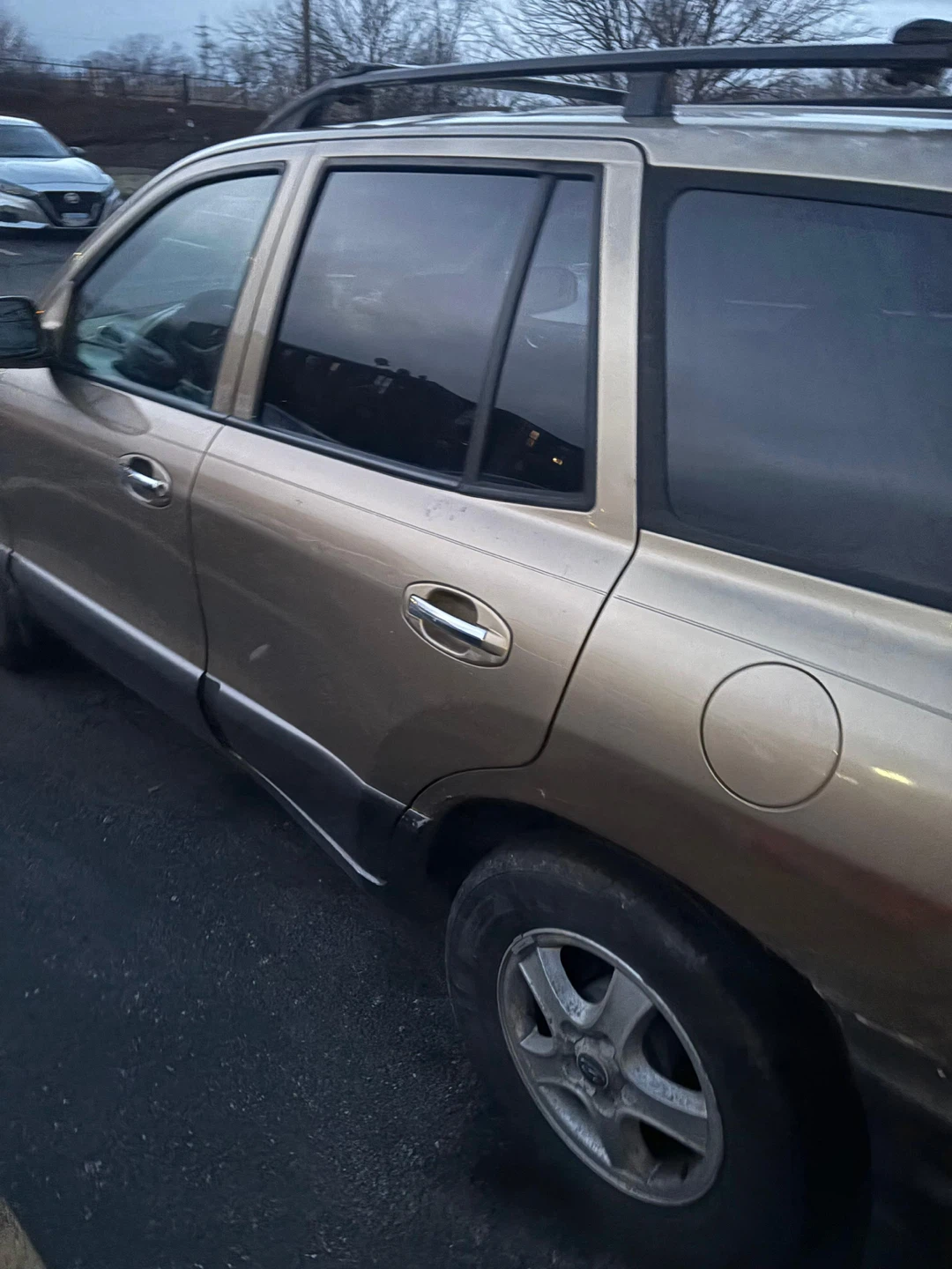 Hyundai Santa Fe SUV - Gold - photo 4