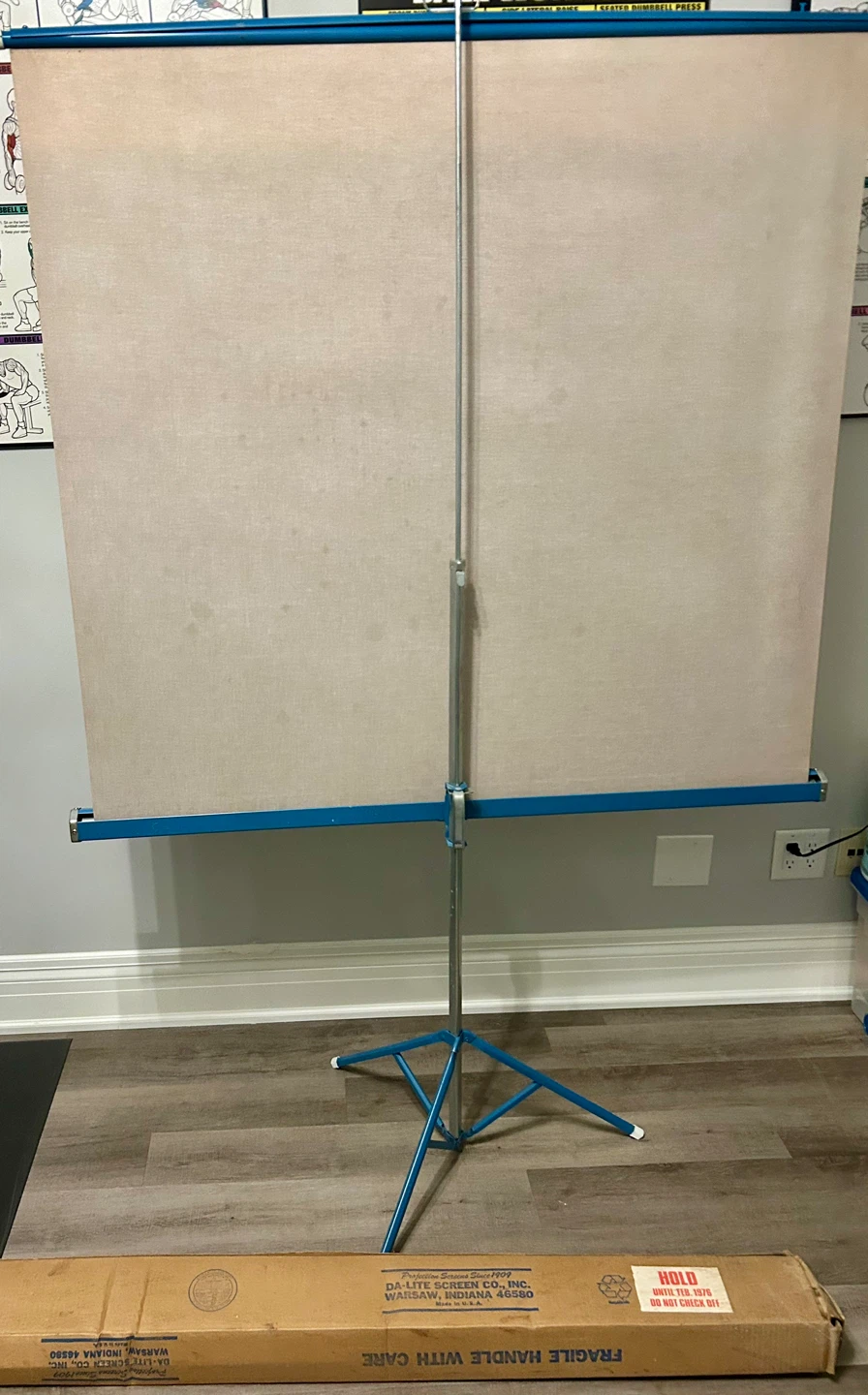 DA-LITE Projection Screen with Box -Vintage 1976 - photo 2