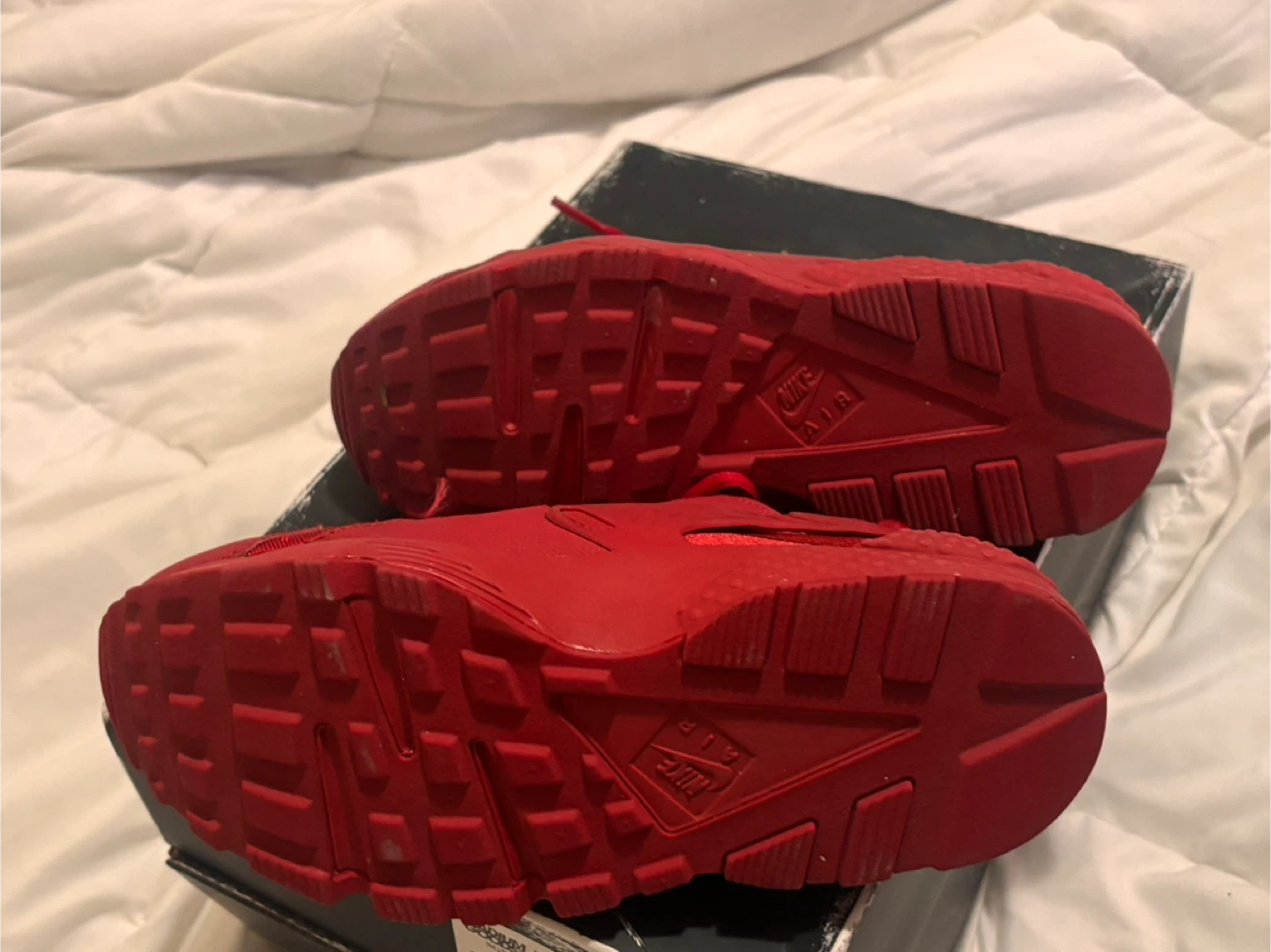 Nike Air Huarache Red Sneakers - photo 2