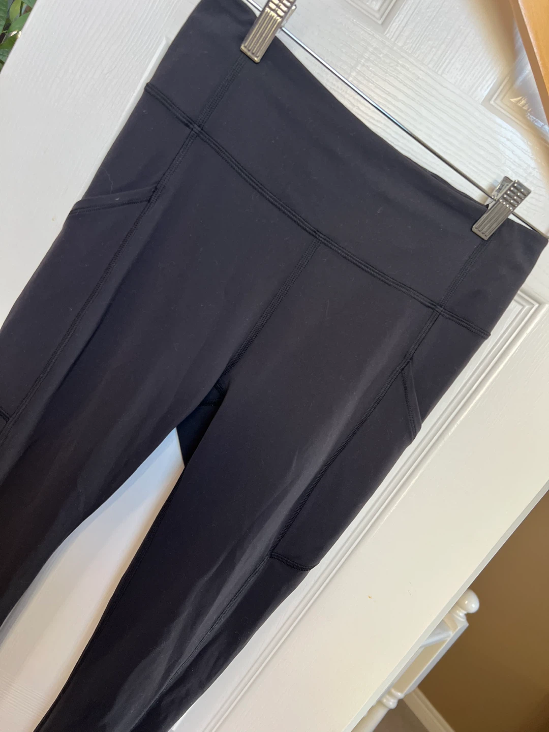 Size 6 black lulu leggings with pockets - photo 2