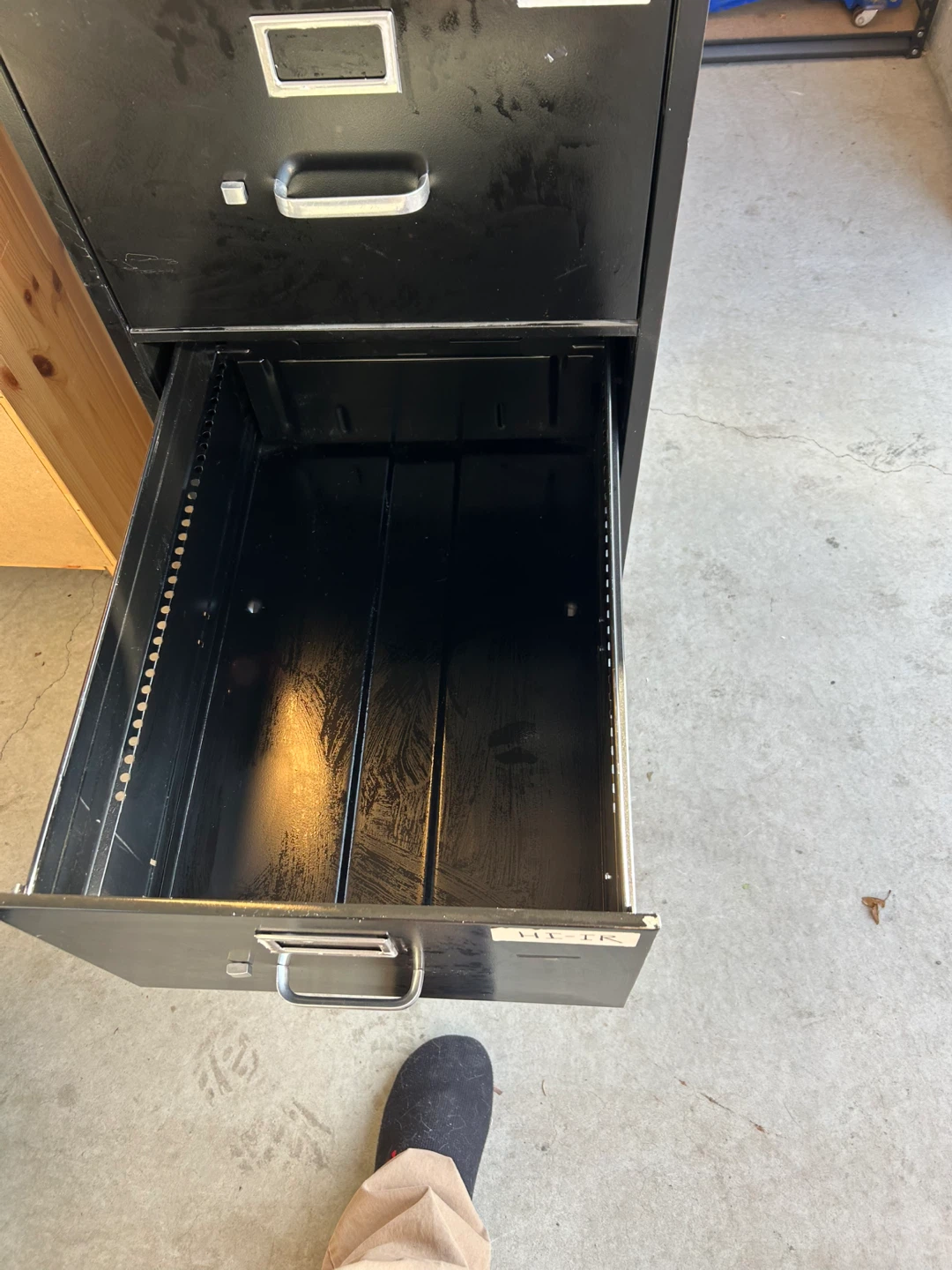Metal filing cabinet - photo 4