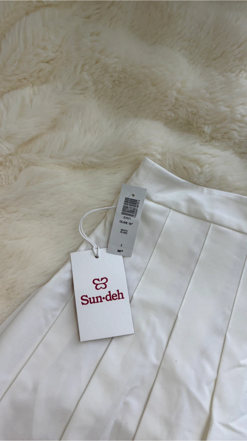 Aritzia Sunday Best BNWT - White Pleated Mini Skirt - Size 2 - photo 2