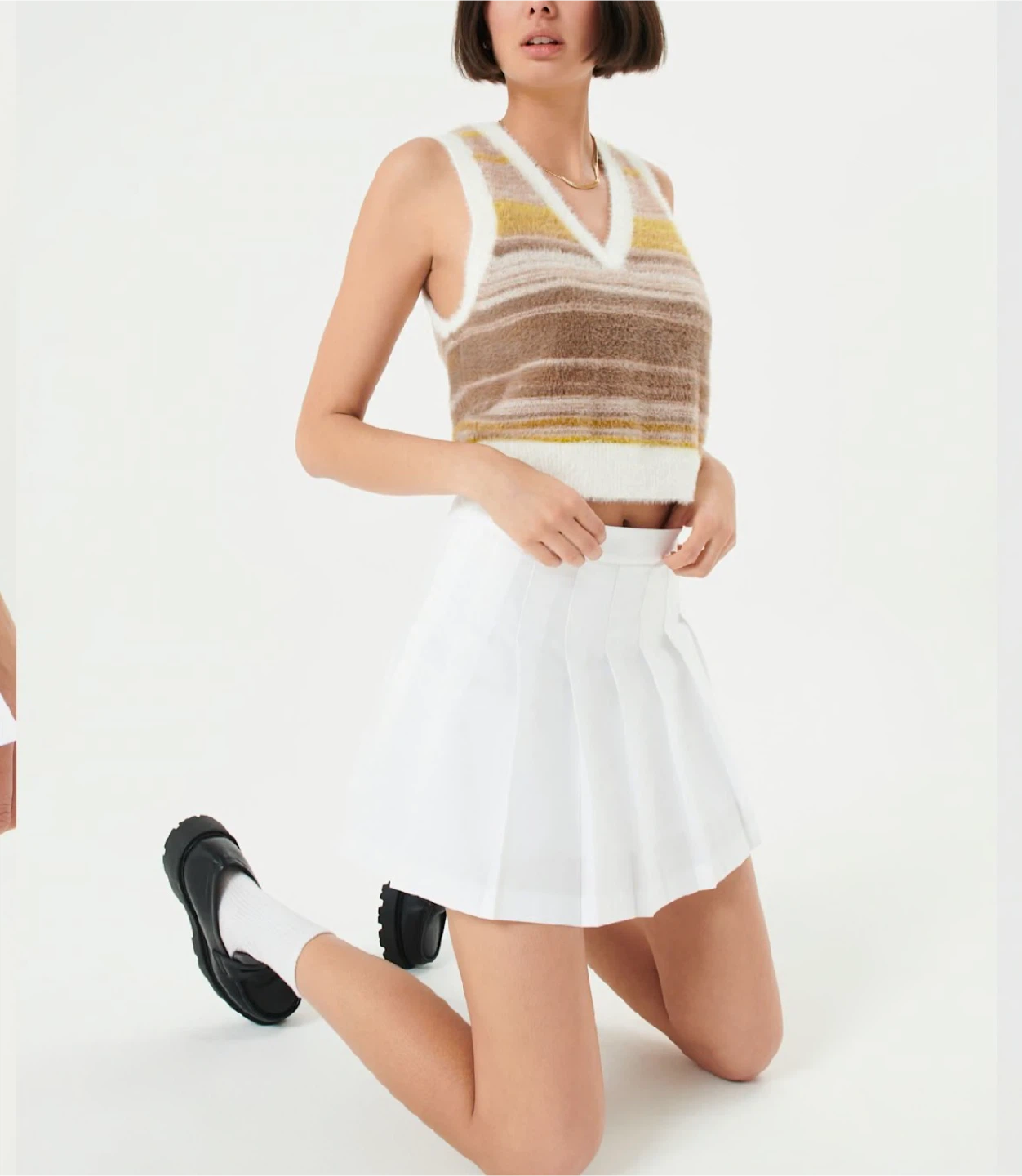 Aritzia Sunday Best BNWT - White Pleated Mini Skirt - Size 2