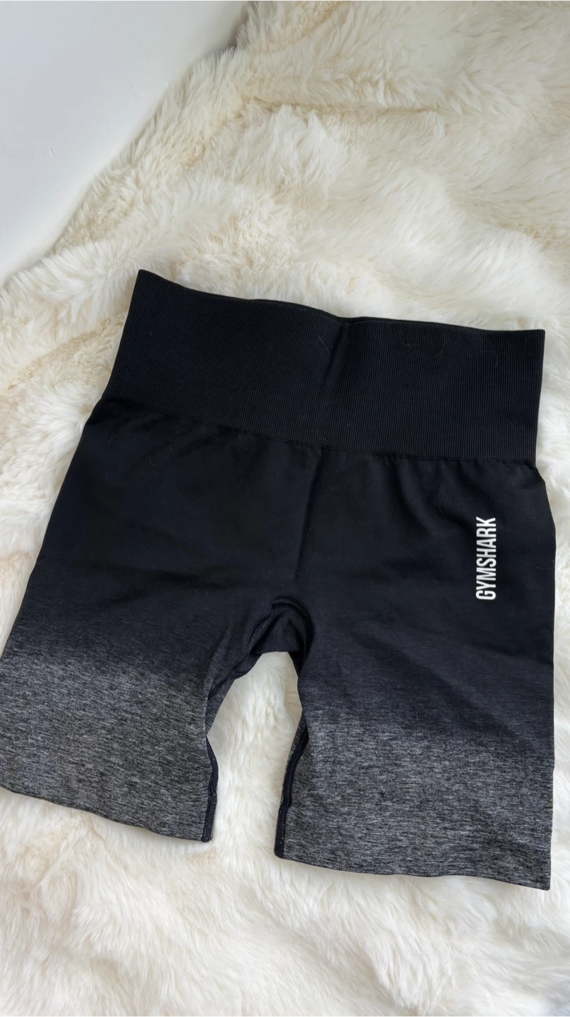 Gymshark Adapt Black Ombre Seamless Shorts - Size Small - photo 2