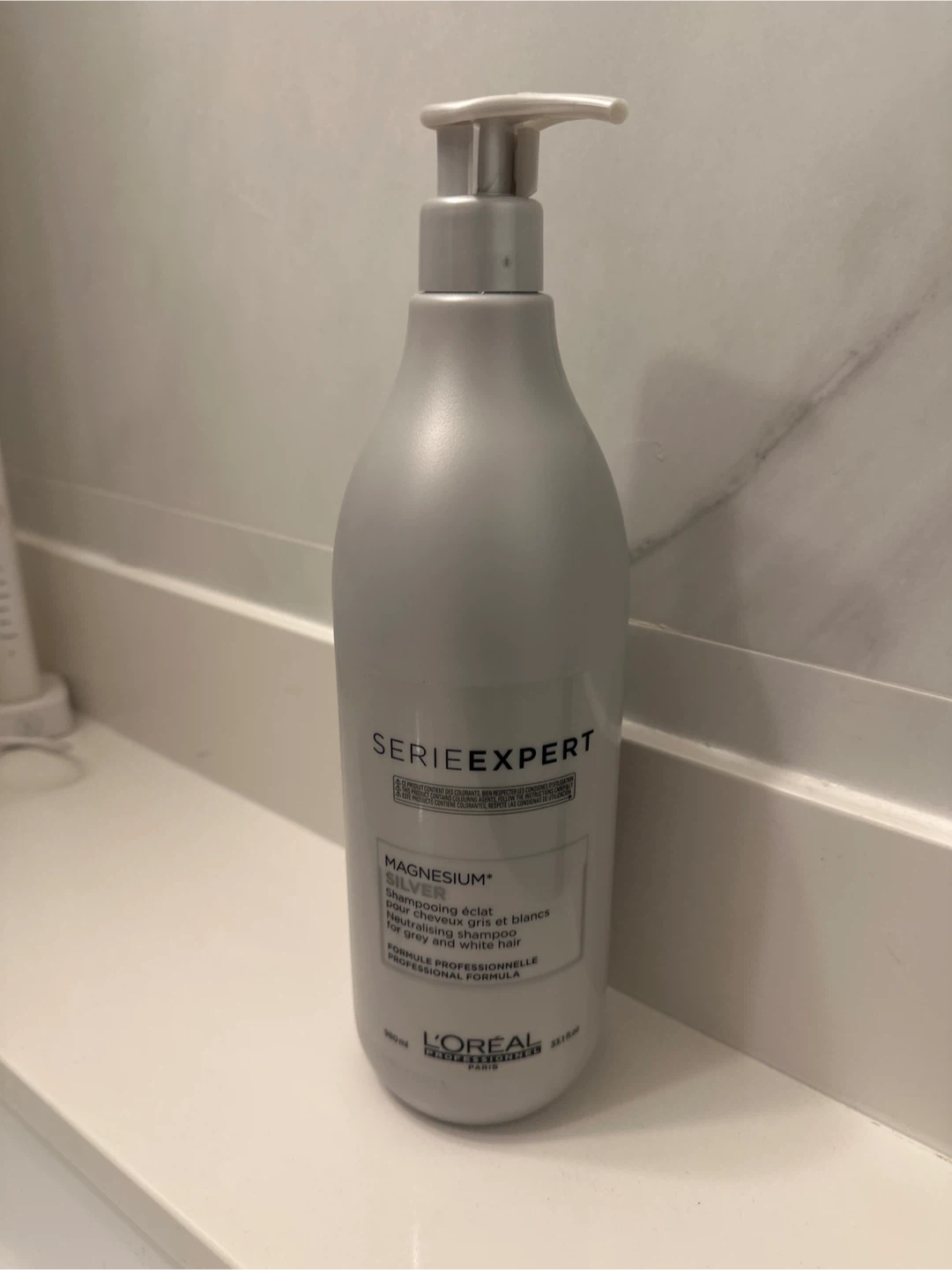 L'Oréal Serie Expert Magnesium Silver Shampoo