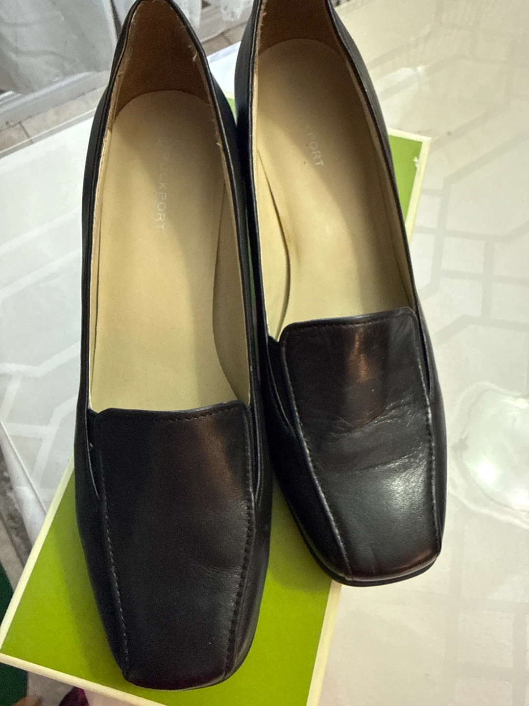 Rockport Black Leather Heeled Loafers - Size 7 - photo 3