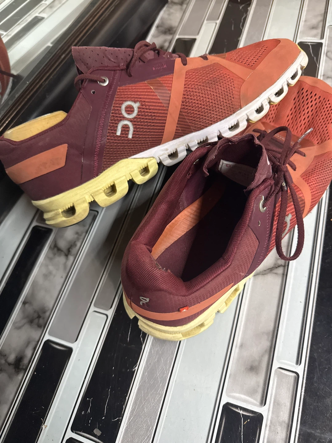 On Cloud Running Shoes - Men's 10.5 US - photo 4