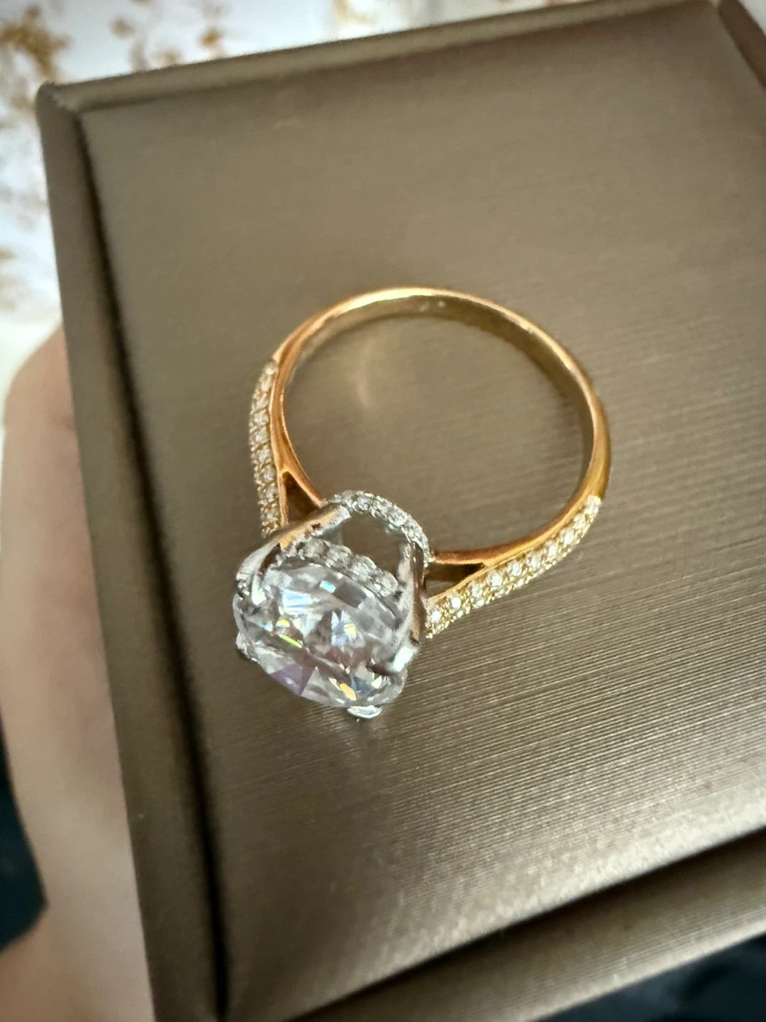 Brand new 18K two tone Gold ring 3 Carats Moissanite Ring - photo 2