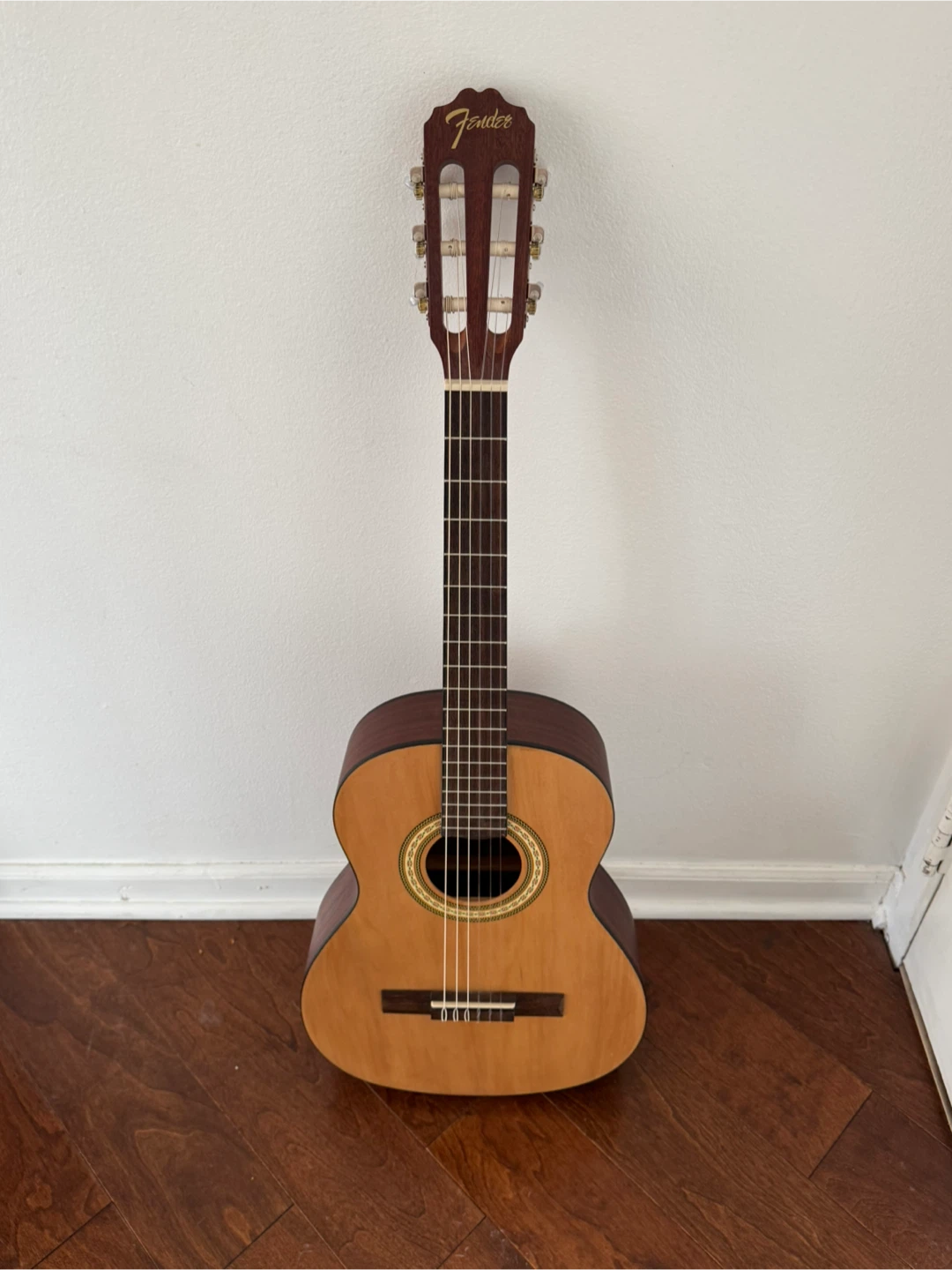 Fender Classical Guitar - photo 2