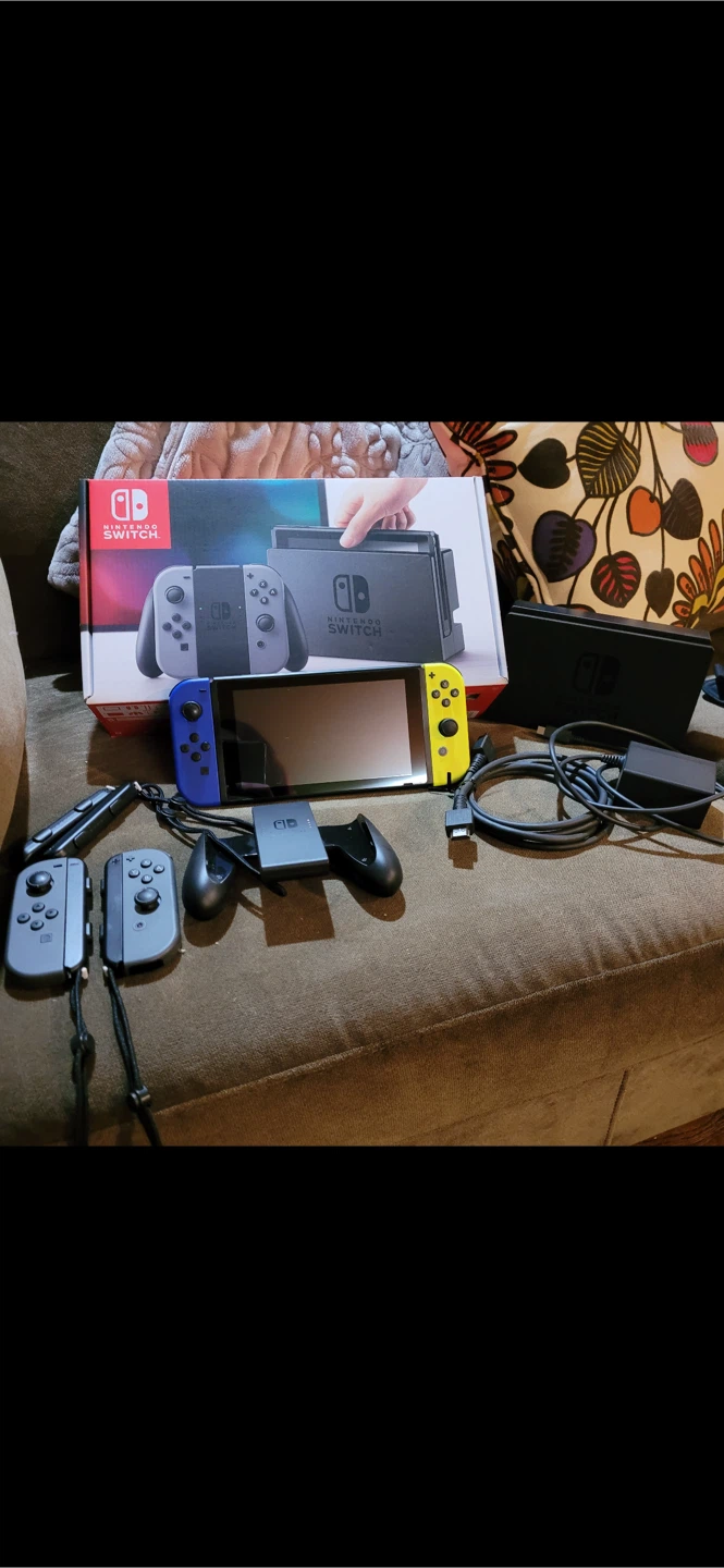 🥕Nintendo Switch Console - Blue/Yellow Joy-Cons