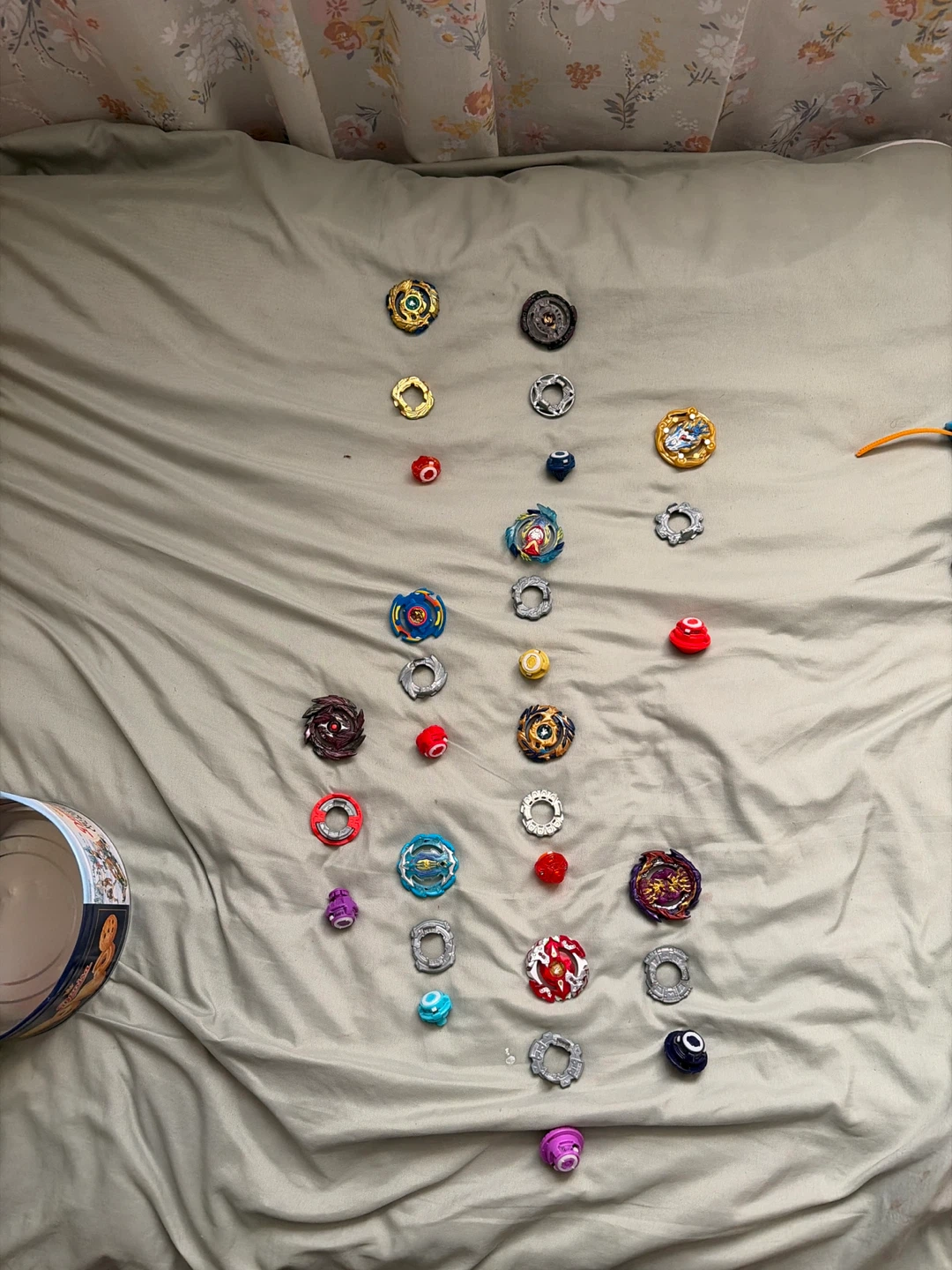 Beyblades Lot - Various Styles - photo 3