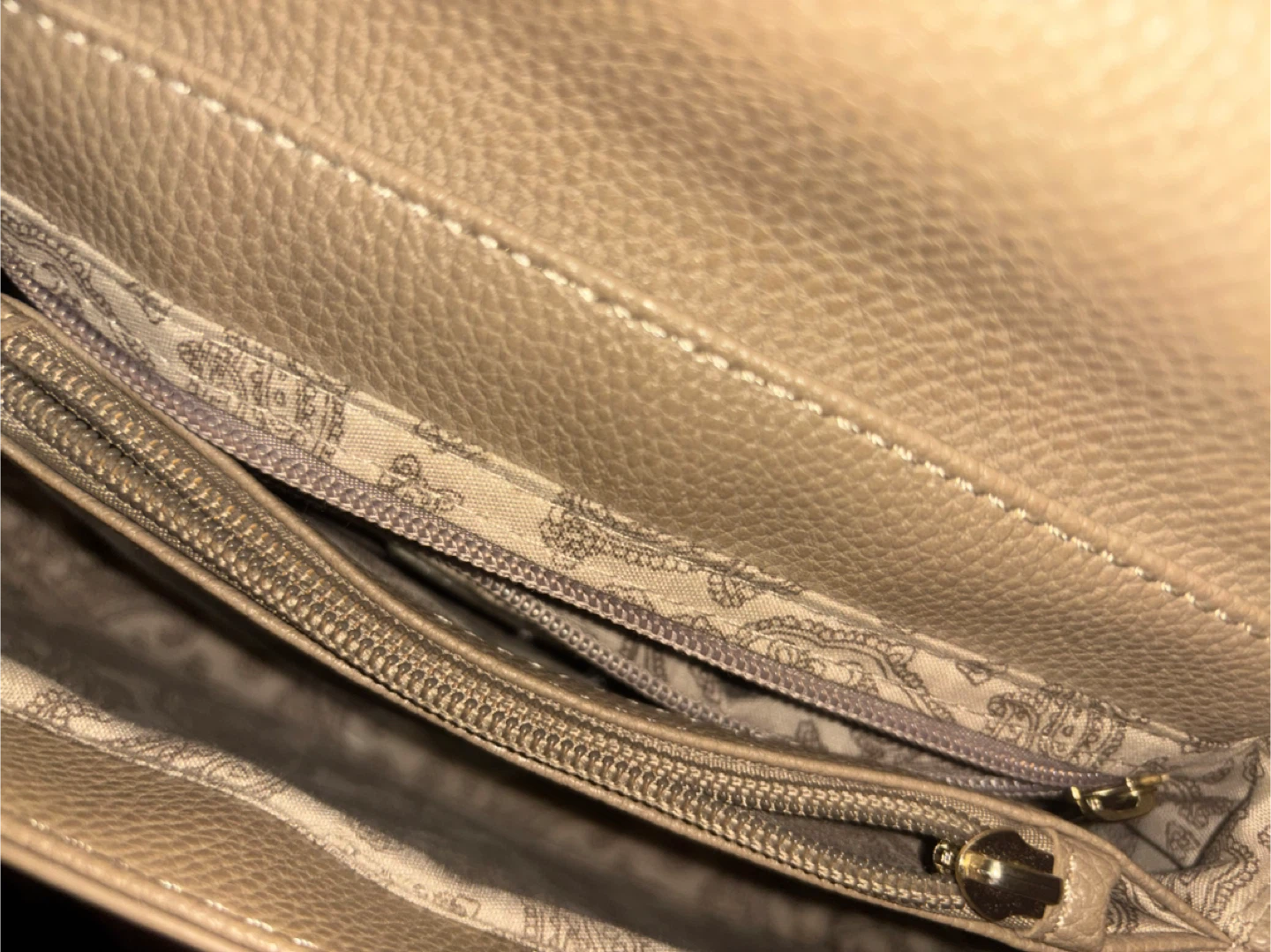 Elizabeth Grant Quilted Crossbody Bag - photo 3