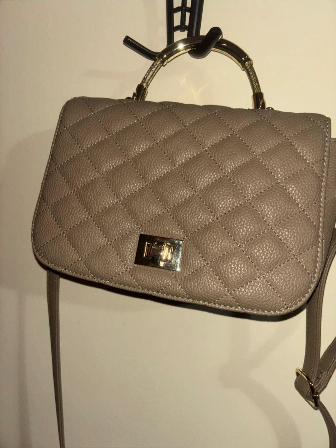 Elizabeth Grant Quilted Crossbody Bag - photo 5