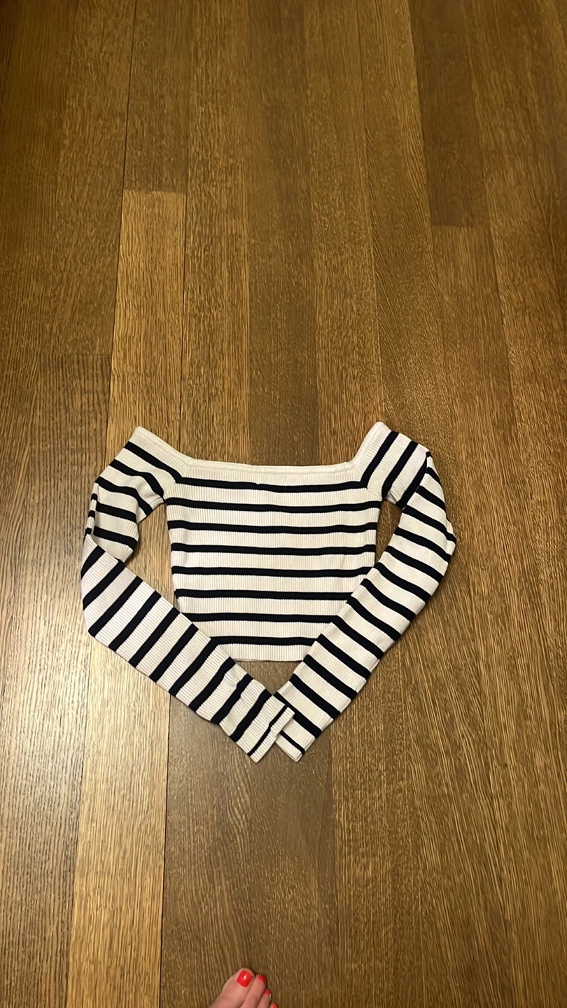 Edikted  Striped Off-the-Shoulder Top - Size XS