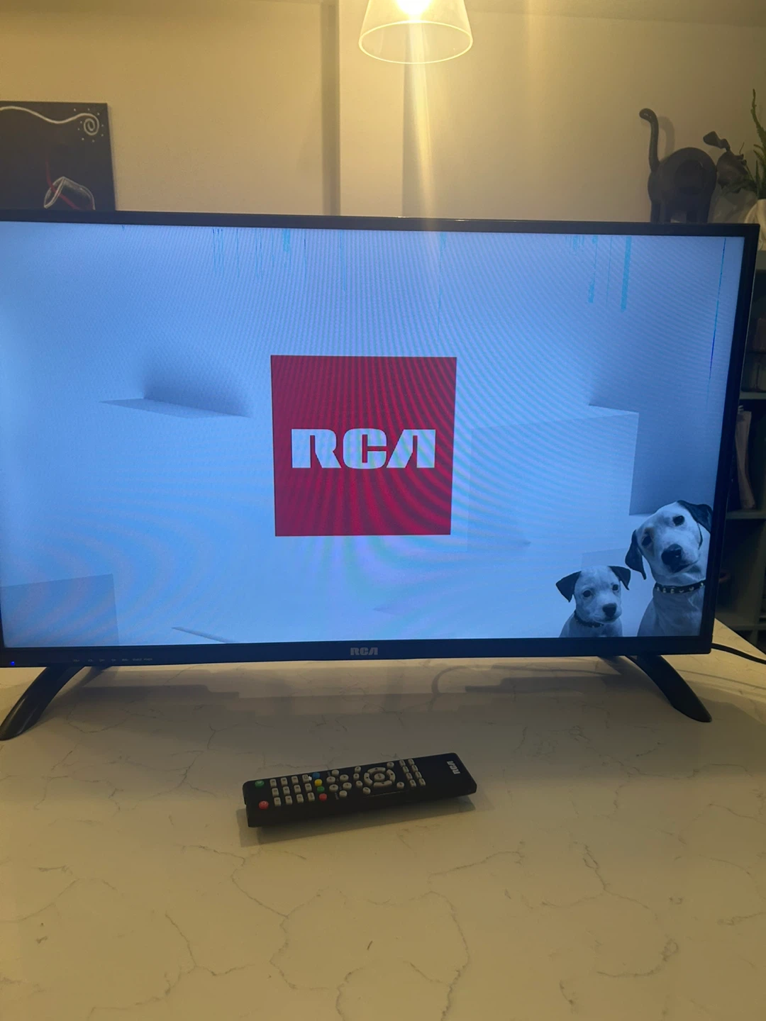 RCA TV with Remote 32”