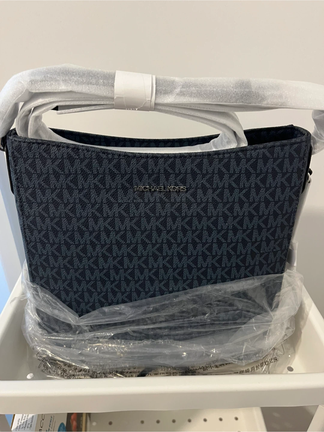 New Michael Kors Jet Set Travel Messenger Bag - photo 2