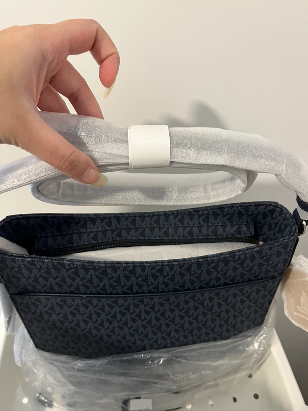 New Michael Kors Jet Set Travel Messenger Bag - photo 4