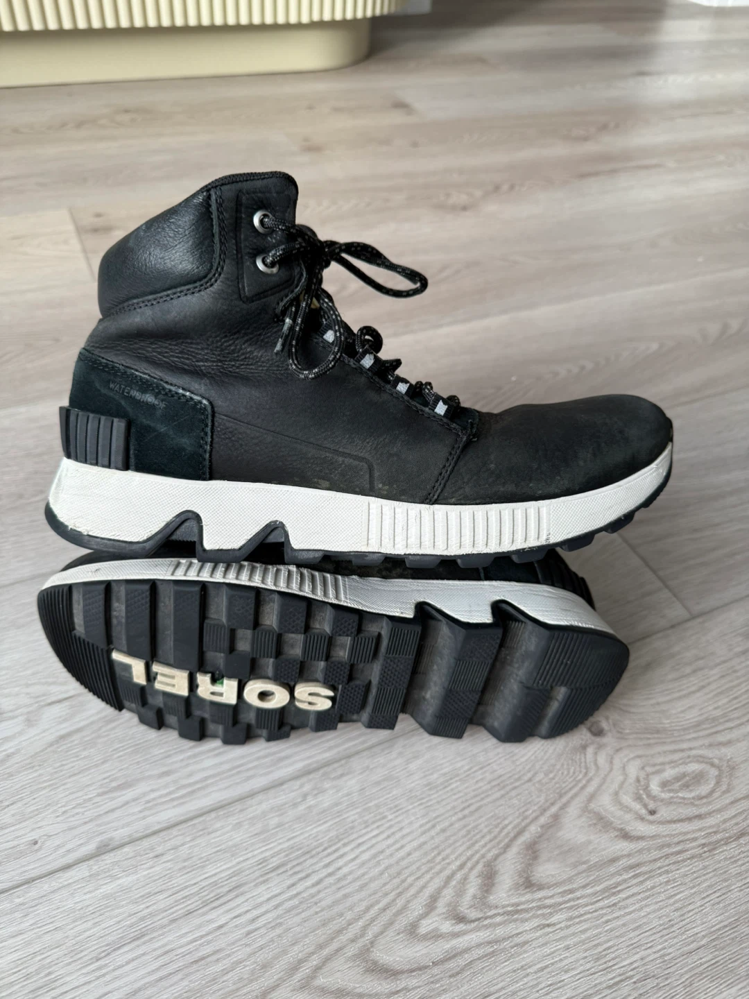 Winter Waterproof Sneaker Boots Men size 9 Sorel Washed