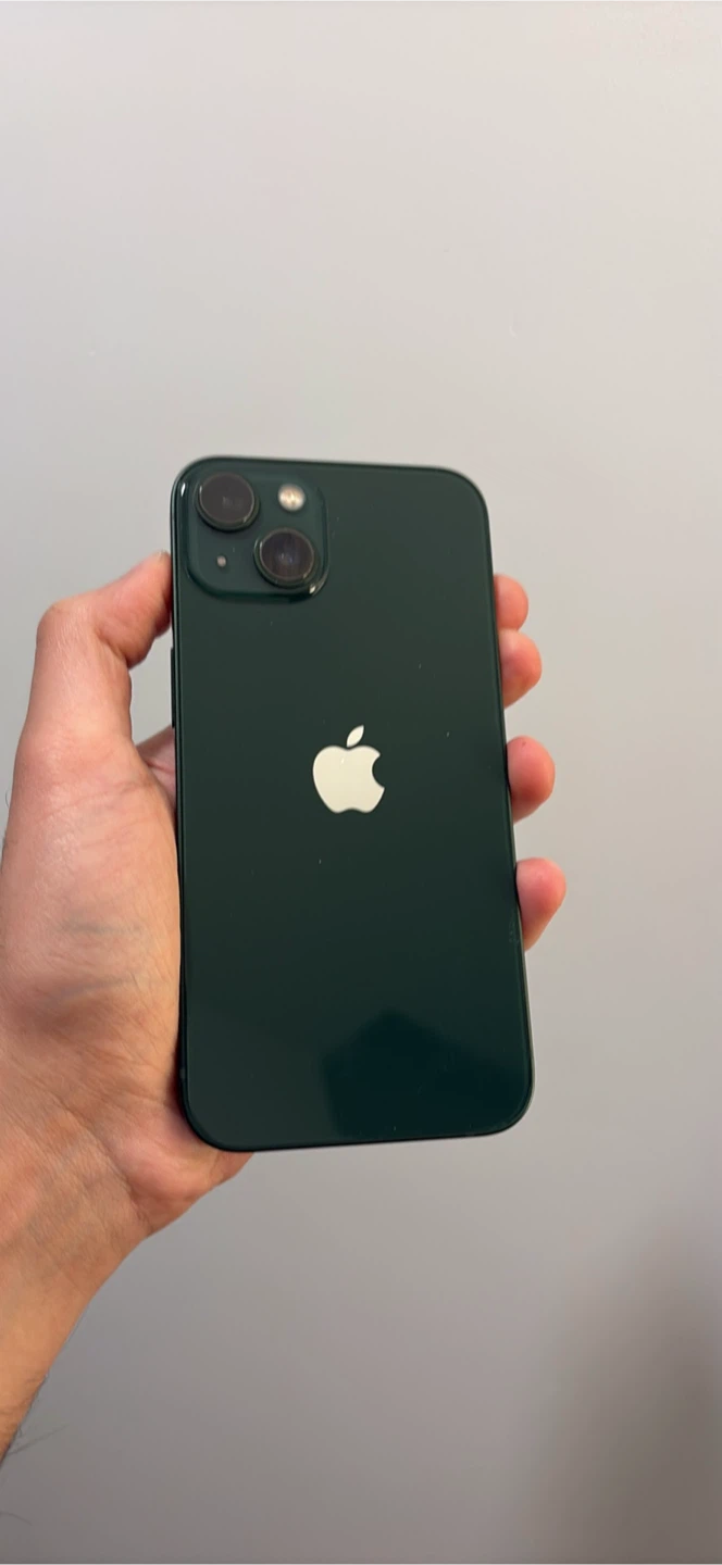 Apple iPhone 13 128 GB + Case