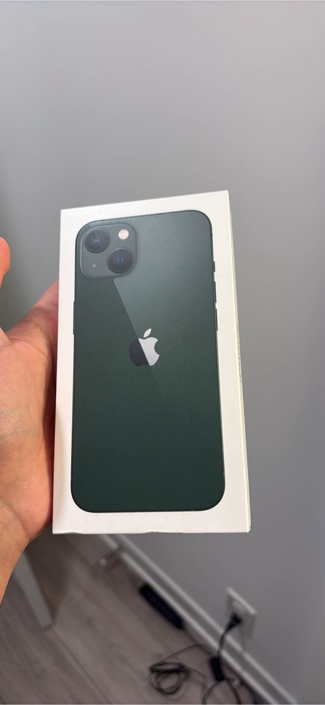 Apple iPhone 13 128 GB + Case - photo 4