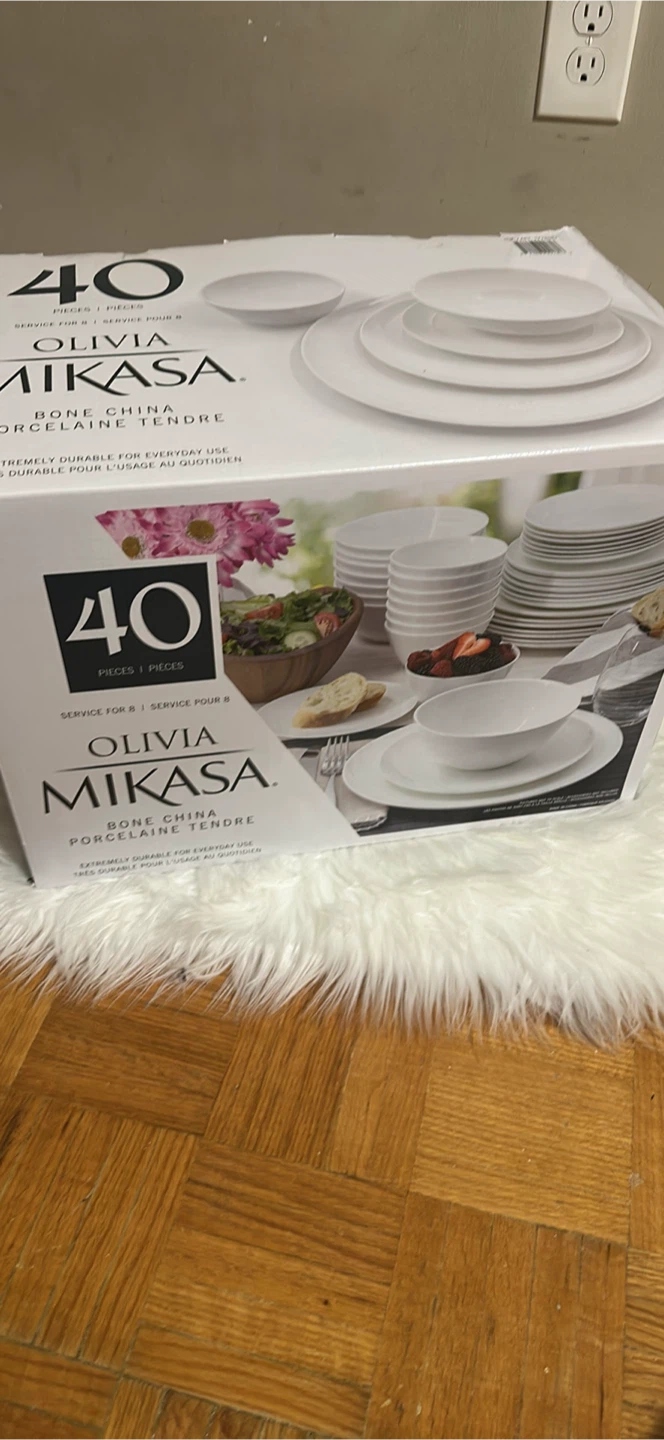 Mikasa Olivia 40-Piece Bone China Dinnerware Set