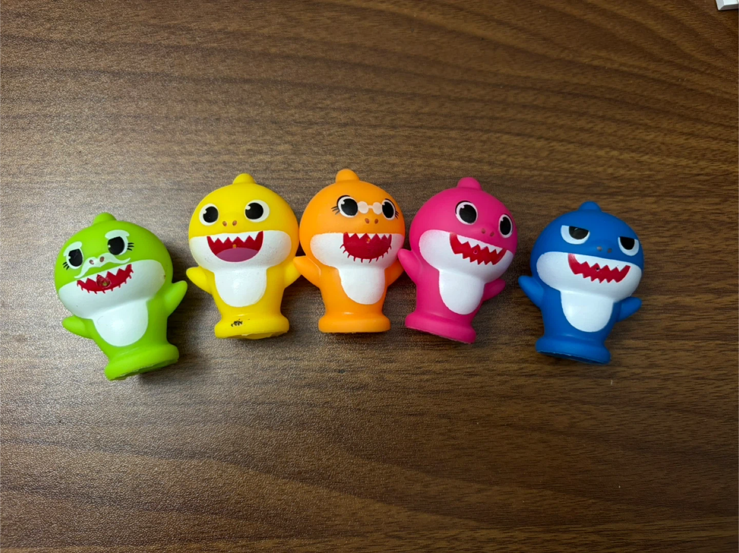 Baby Shark Fingerlings Toys - Set of 5