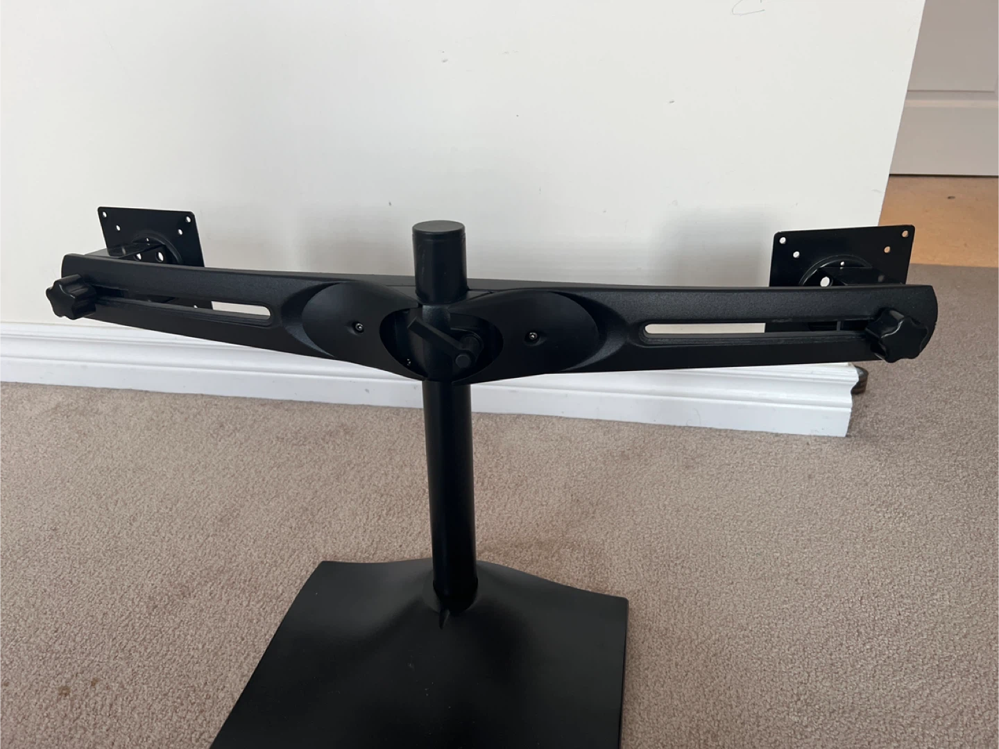 Ergotron Dual Monitor Desk Mount - photo 3