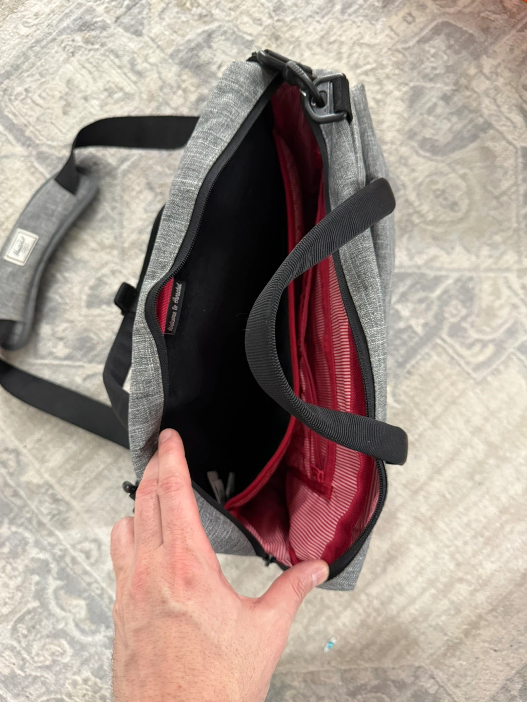 Herschel Supply Co. Grey Messenger Bag - photo 3