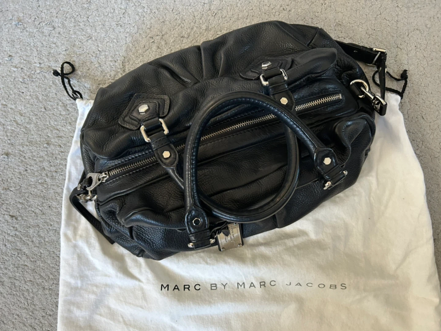 Marc by Marc Jacobs Black Leather Handbag - photo 3