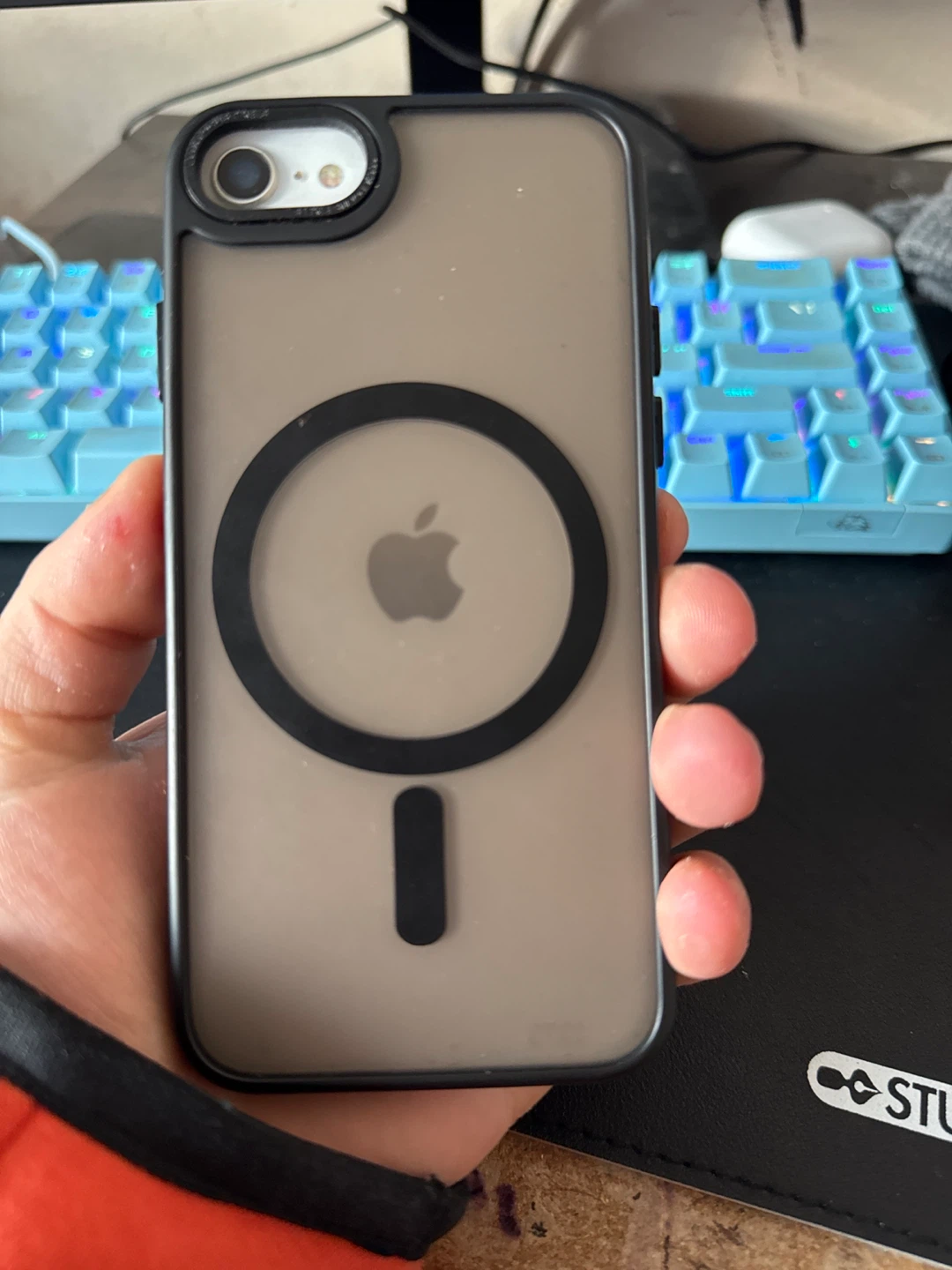 IPhone SE Second Generation 2020 model - photo 2