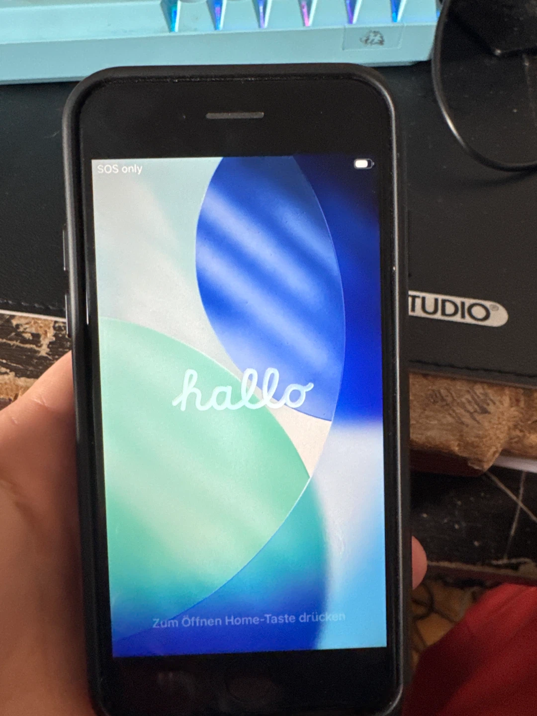IPhone SE Second Generation 2020 model - photo 3