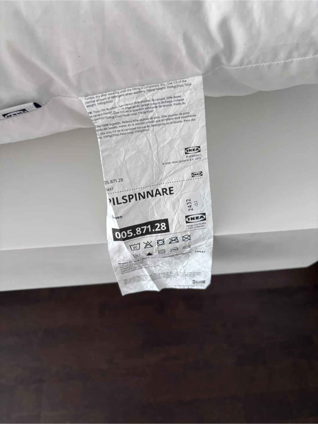 Free queen size pillows - photo 3