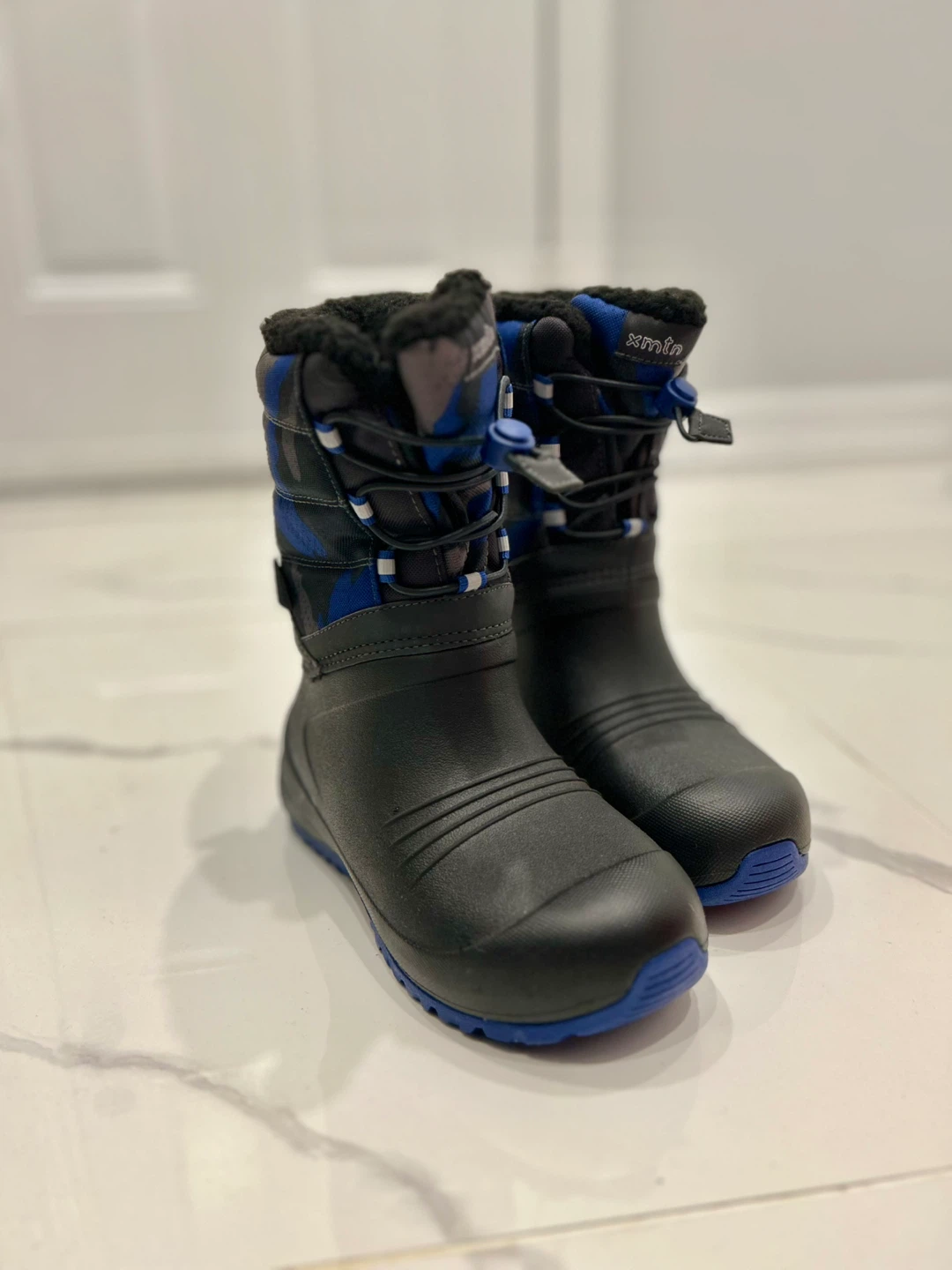 [NEW] XMTN Kids' Winter Boots Size 2 - Blue/Black