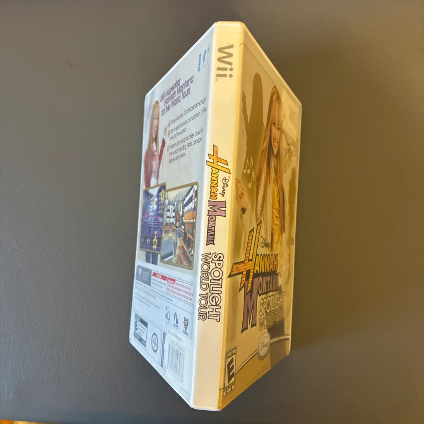 Hannah Montana Spotlight World Tour - Nintendo Wii Game - photo 3