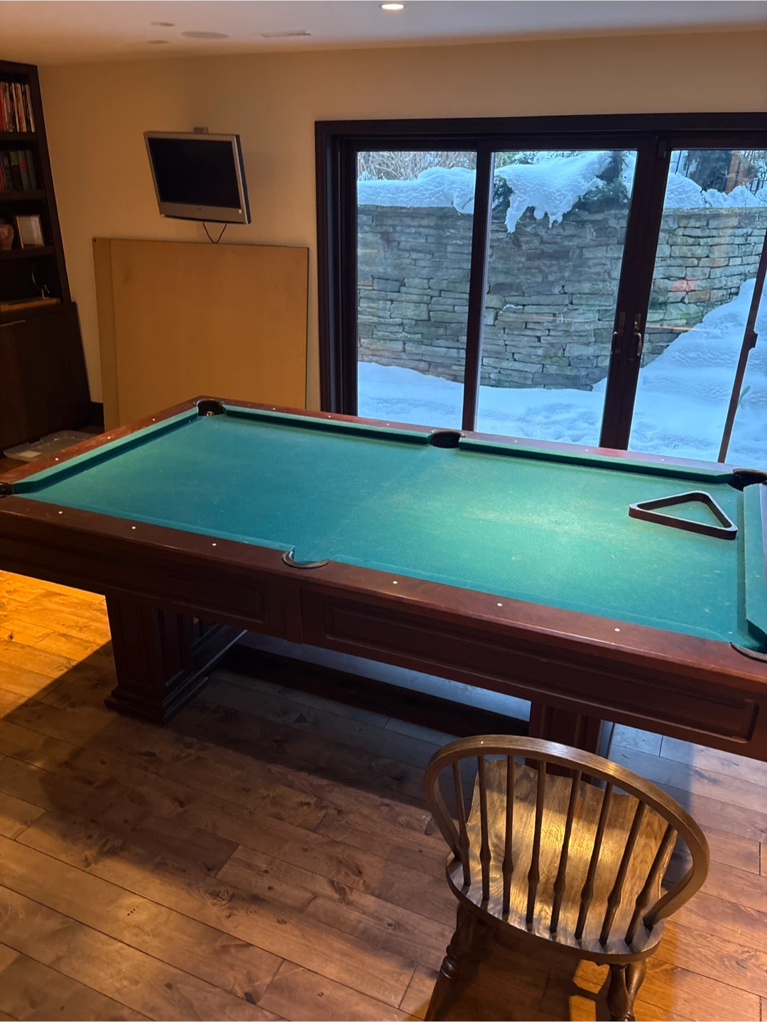 Pool table and pool sticks