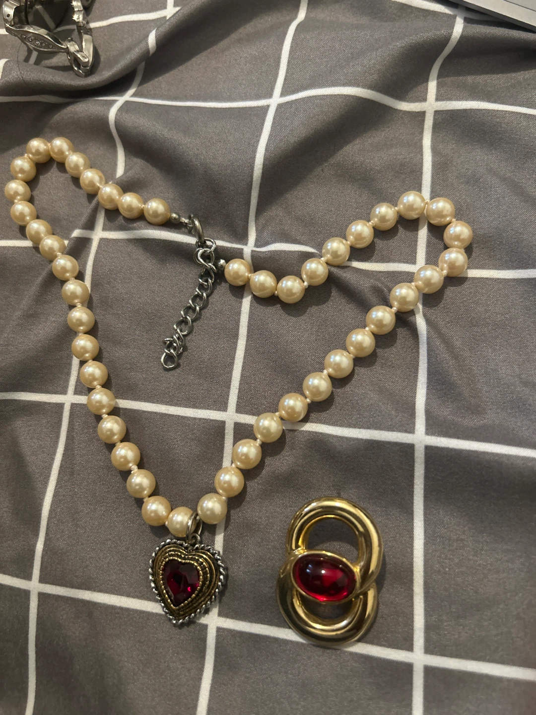 Pearl Necklace with Heart Pendant - photo 2