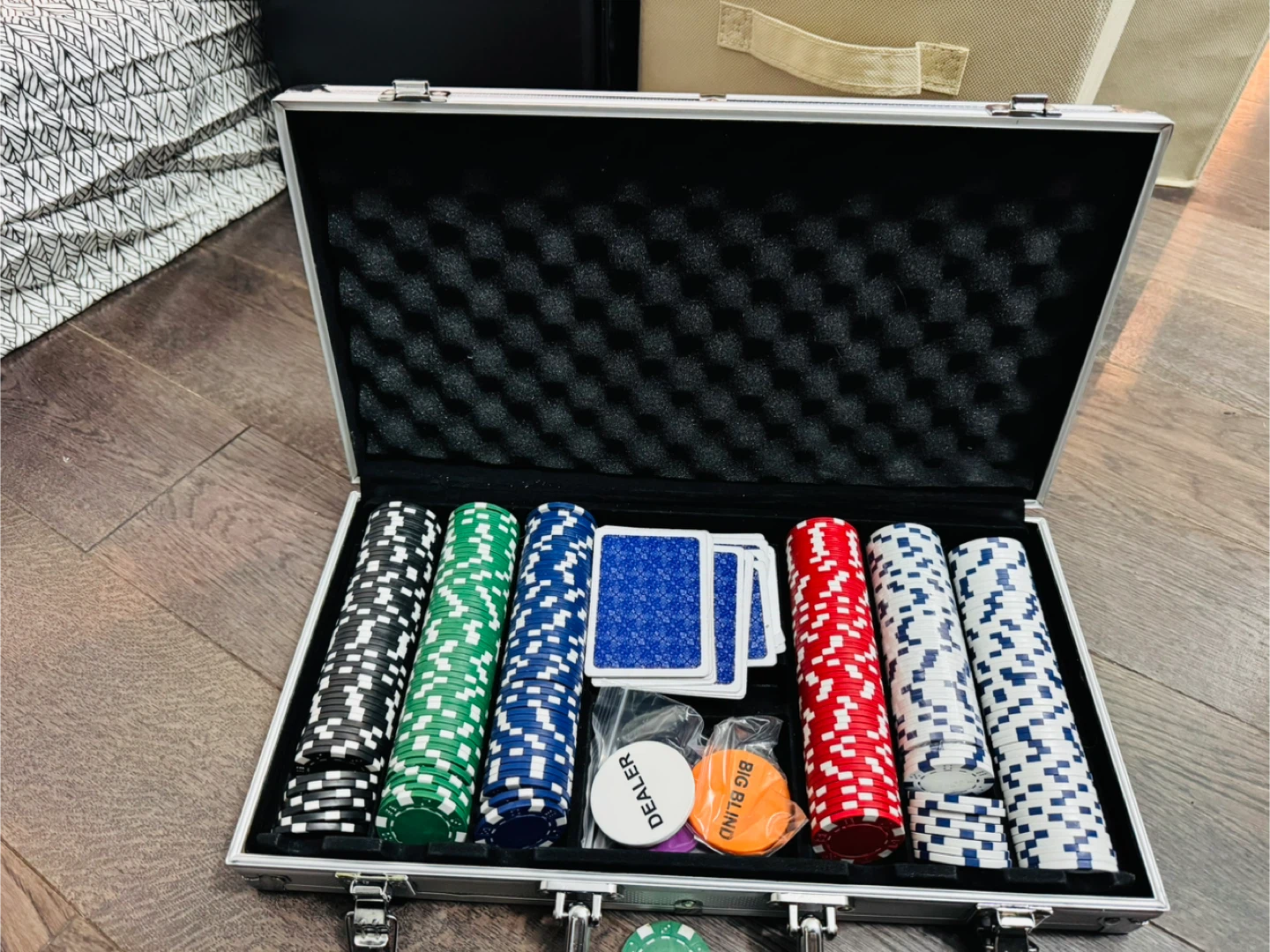 Poker Set with Aluminum Case 🥕 - photo 4